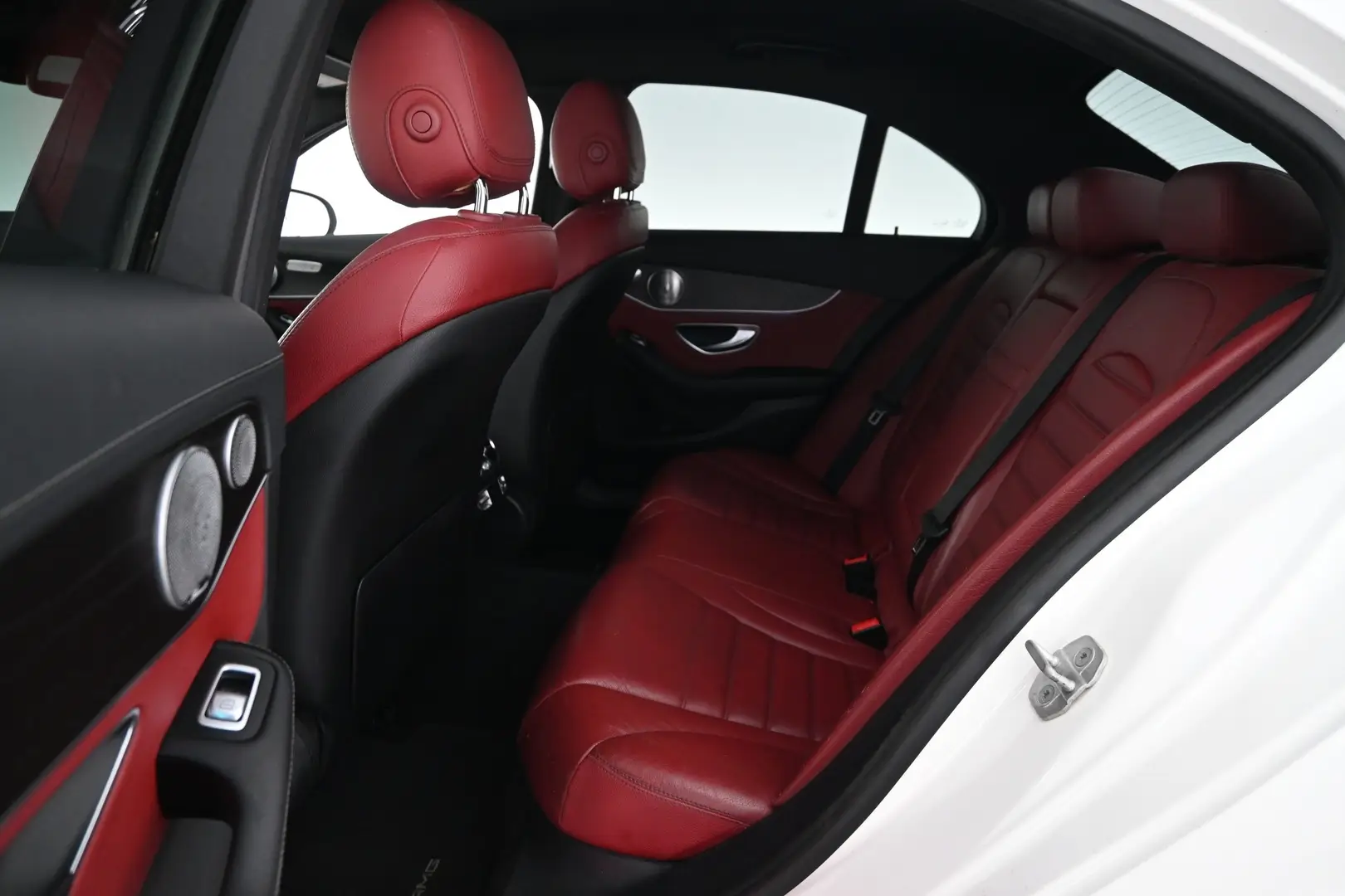 Car Image - 6stNPFrBGVQ56LjSjZcoJ6