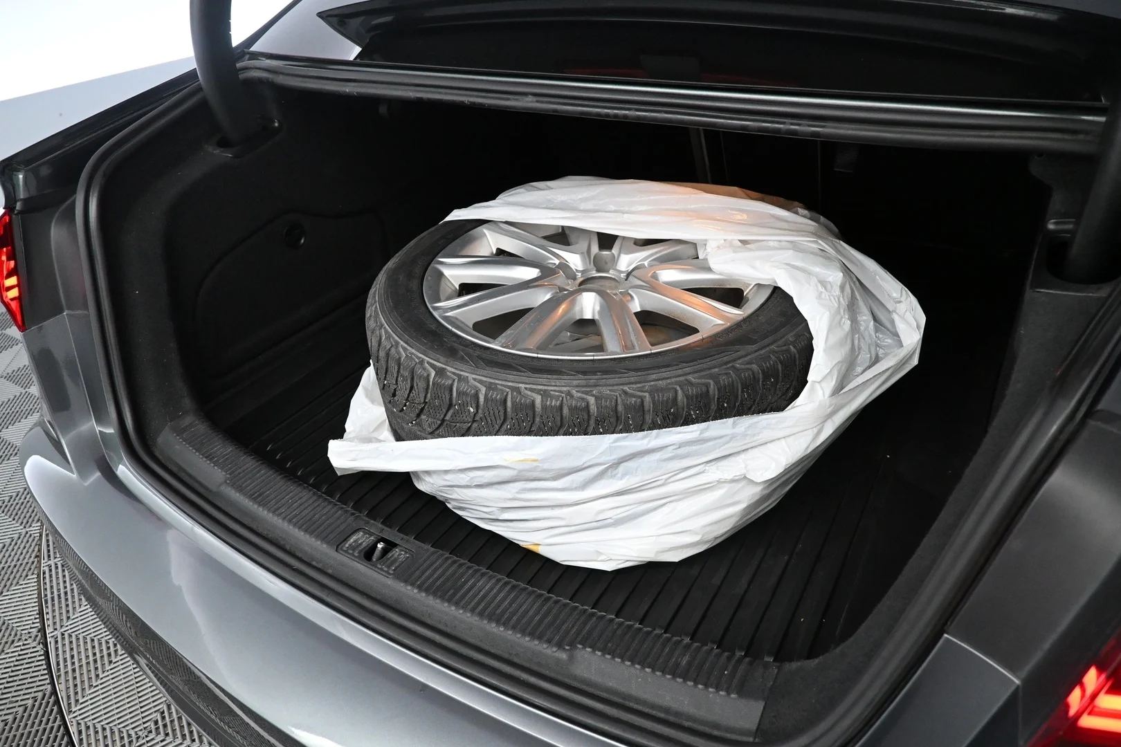 Car Image - 49dp3yh6AMjJG3b0cuWbsh