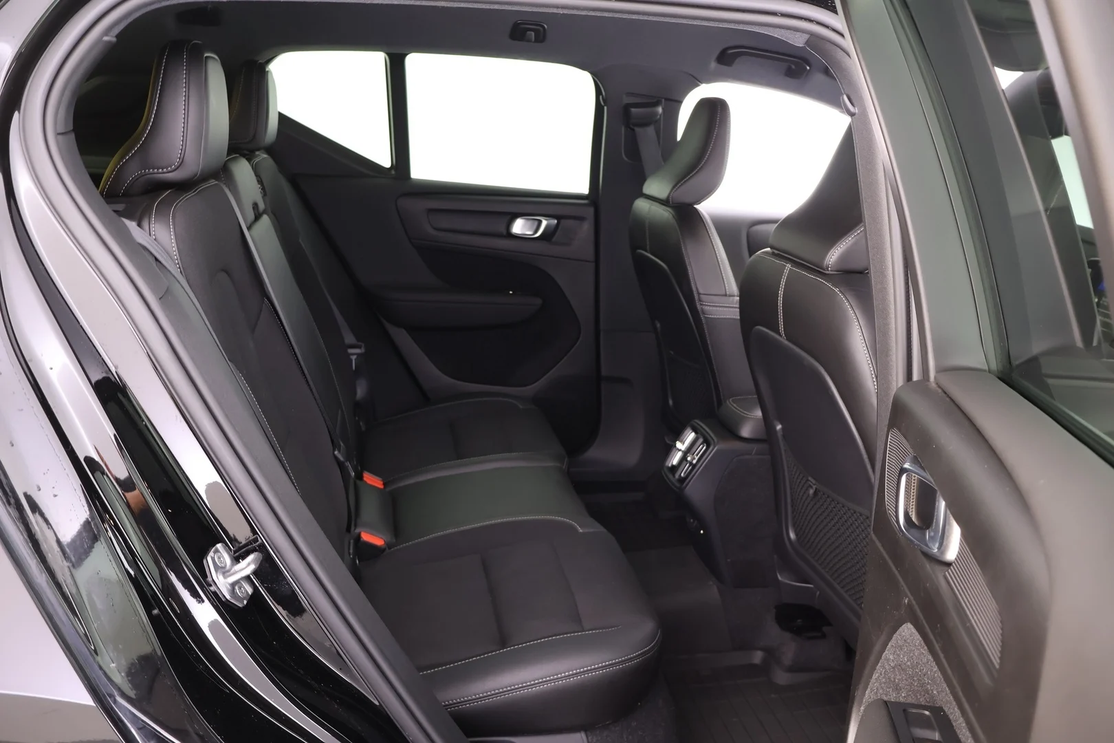 Car Image - 4oNwJuBWtDPIkY7ruG5nY2