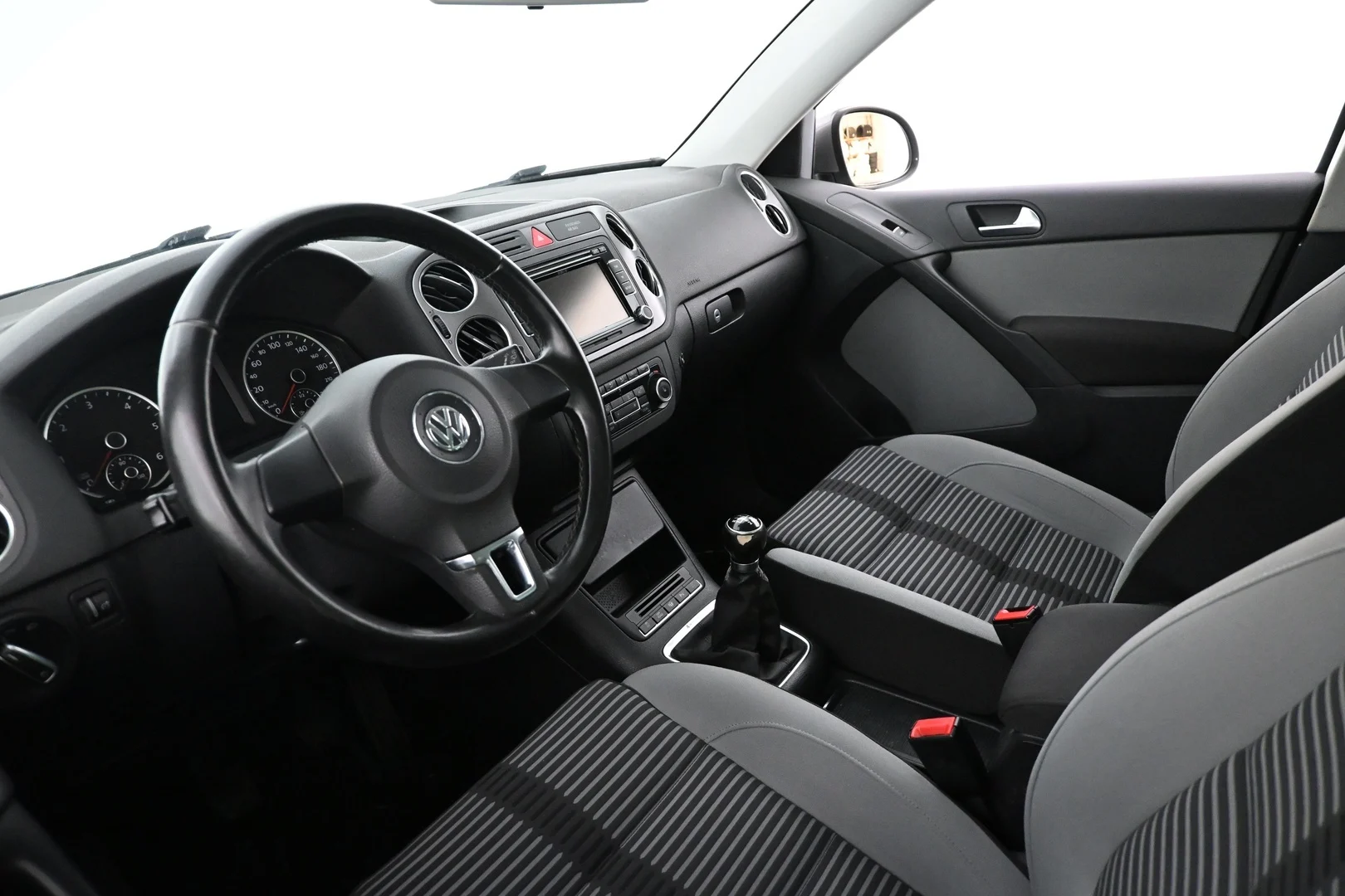 Car Image - 4KEKr0xuxUIpmBJrGd71ip