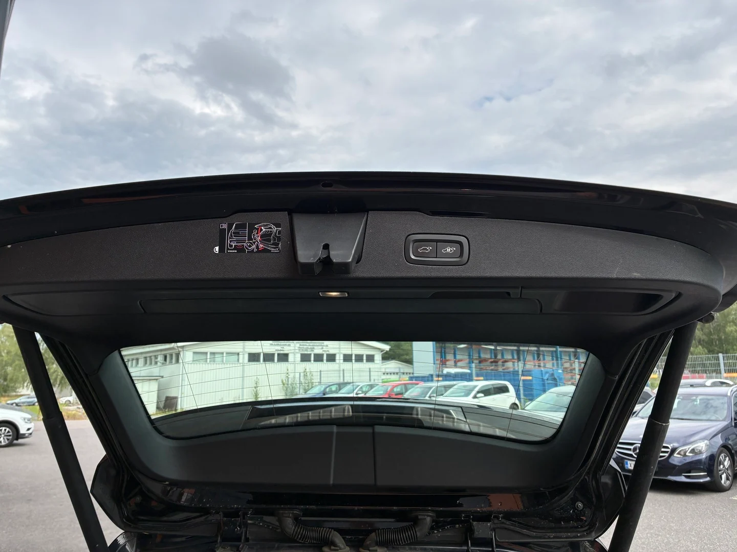 Car Image - bztX08yUSISPAYQ9CjrcM