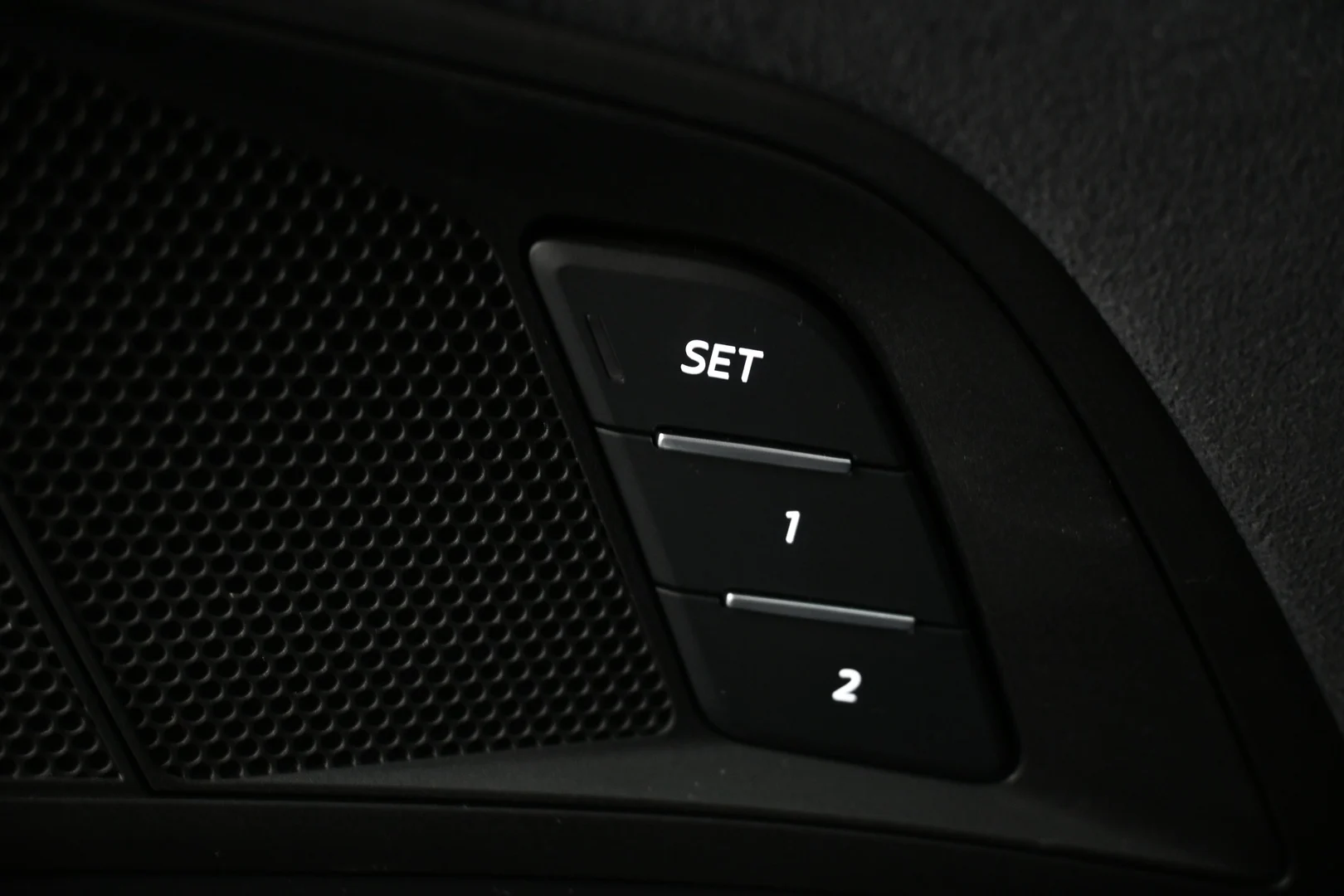 Car Image - 15p8WsM0YNX6MC2q27AQ1U