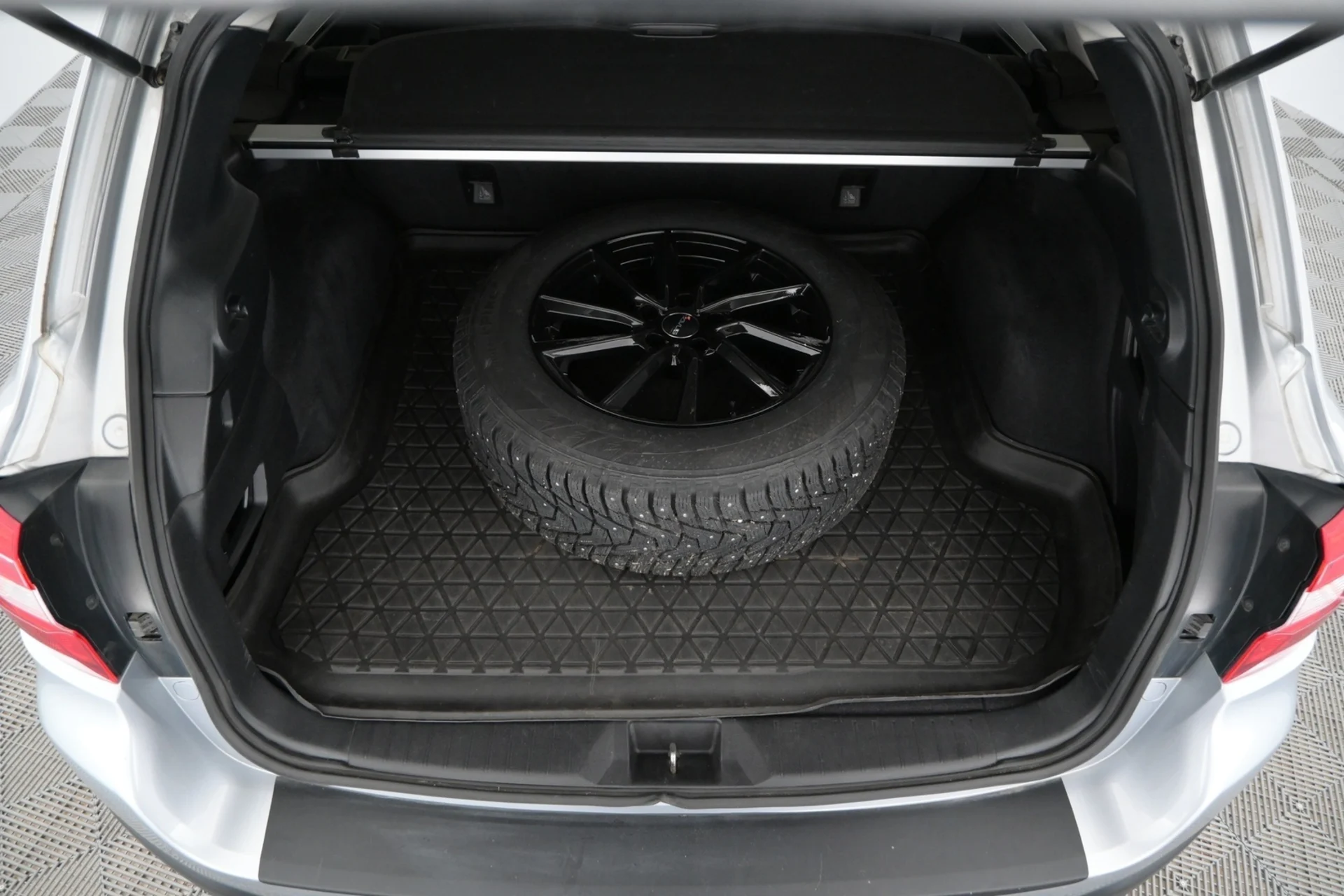 Car Image - 5ssXuSlRlMHUwwWb2qimY7