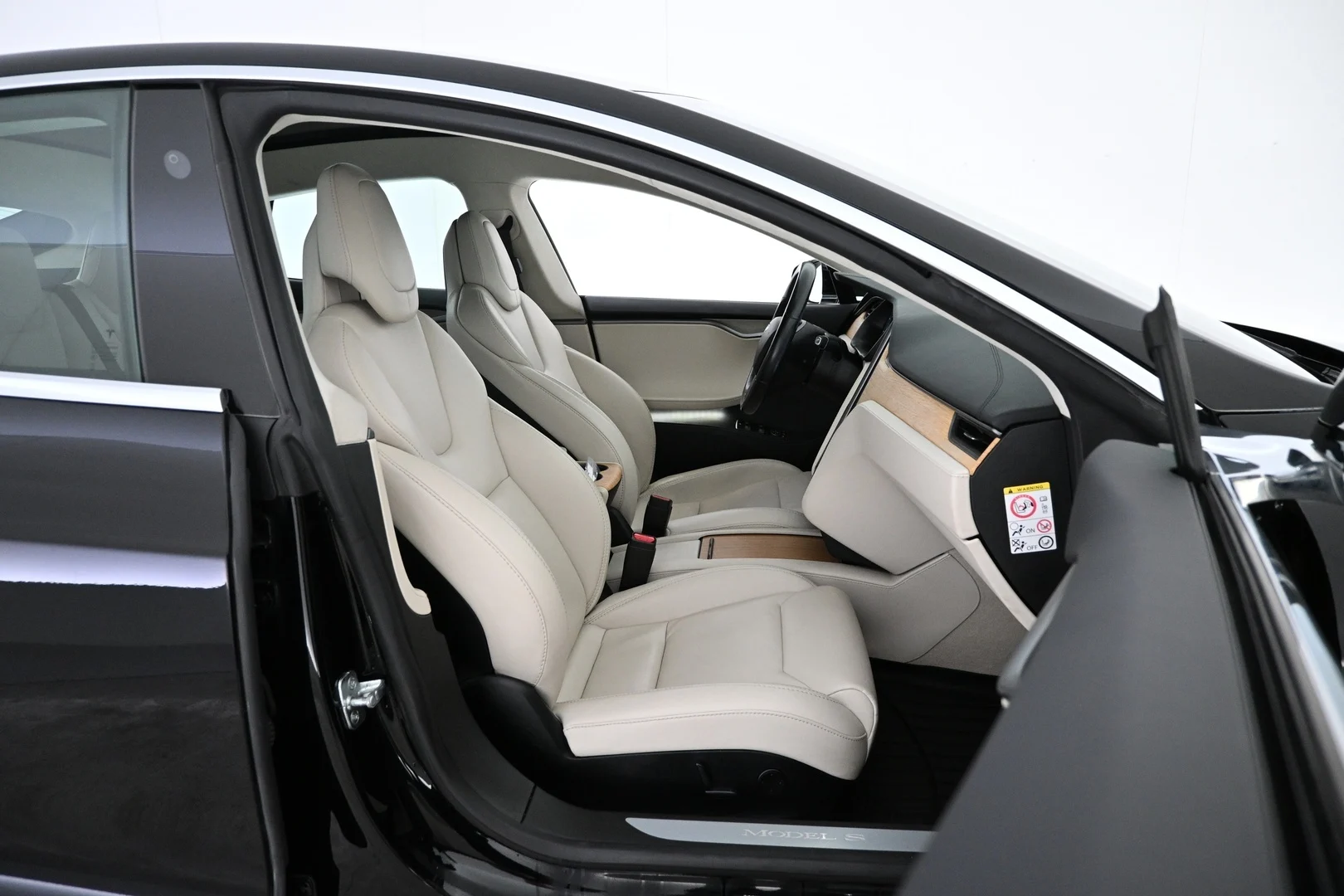 Car Image - 7v5E37ez4iaST2zpj2sleO