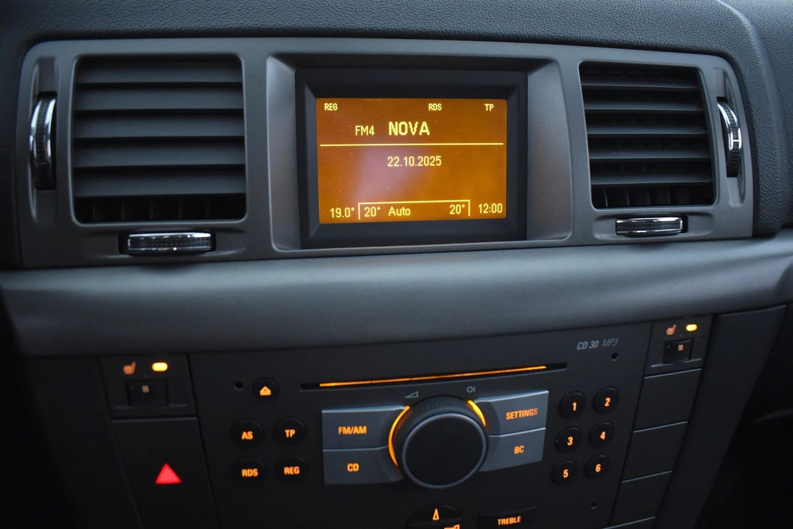 Car Image - Q9dK3XQl7aCYzATcJKQxc