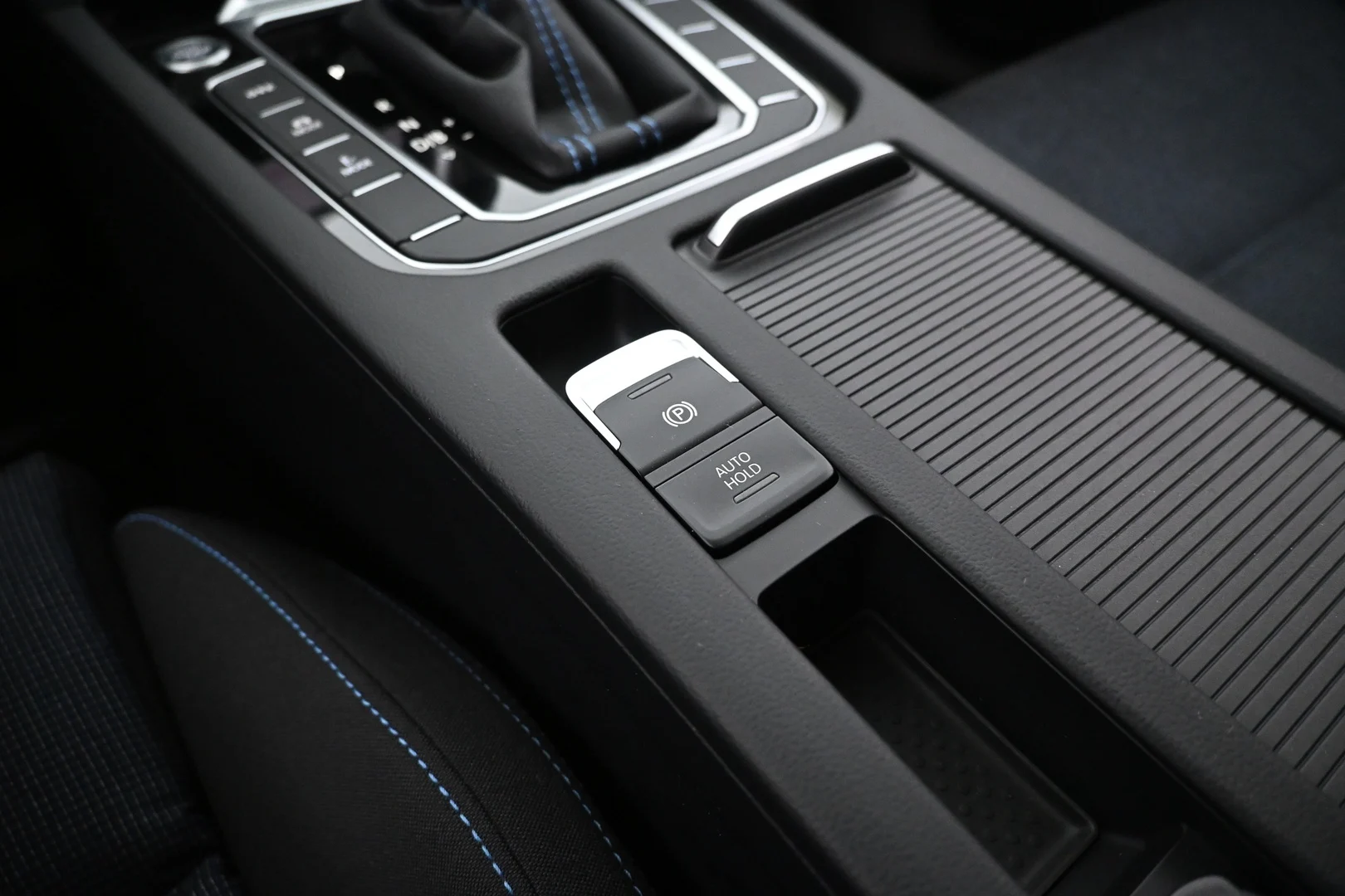 Car Image - 2j3RH7YQNbiyu4W6Z30362