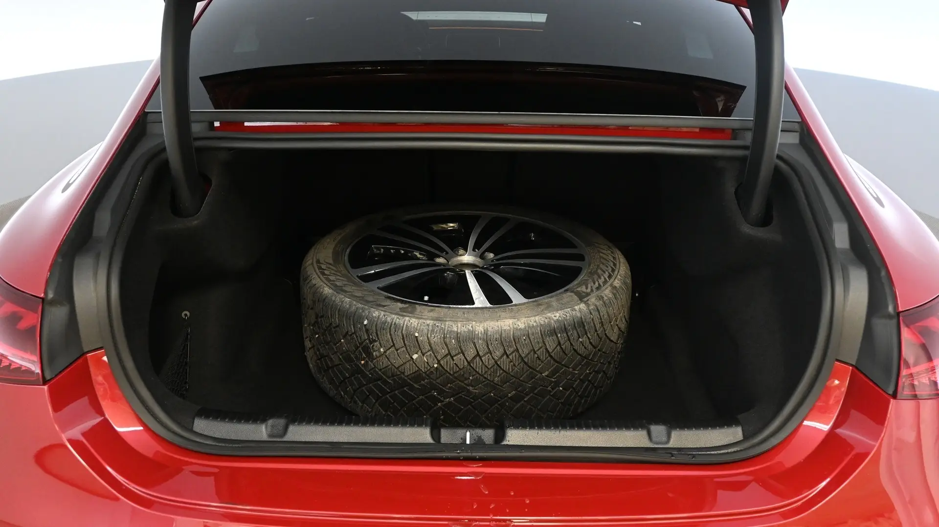 Car Image - 6LXVVvOFPMsFHuaruzLgP4