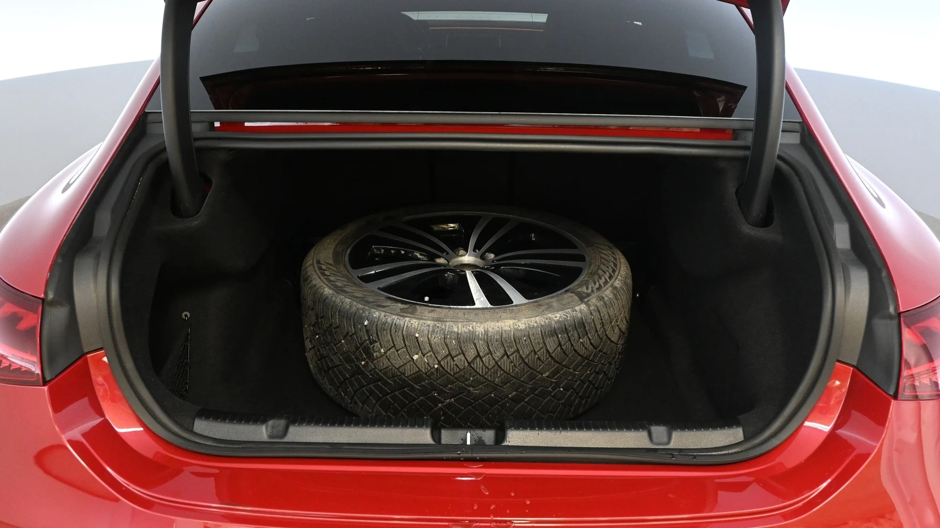 Car Image - 6LXVVvOFPMsFHuaruzLgP4