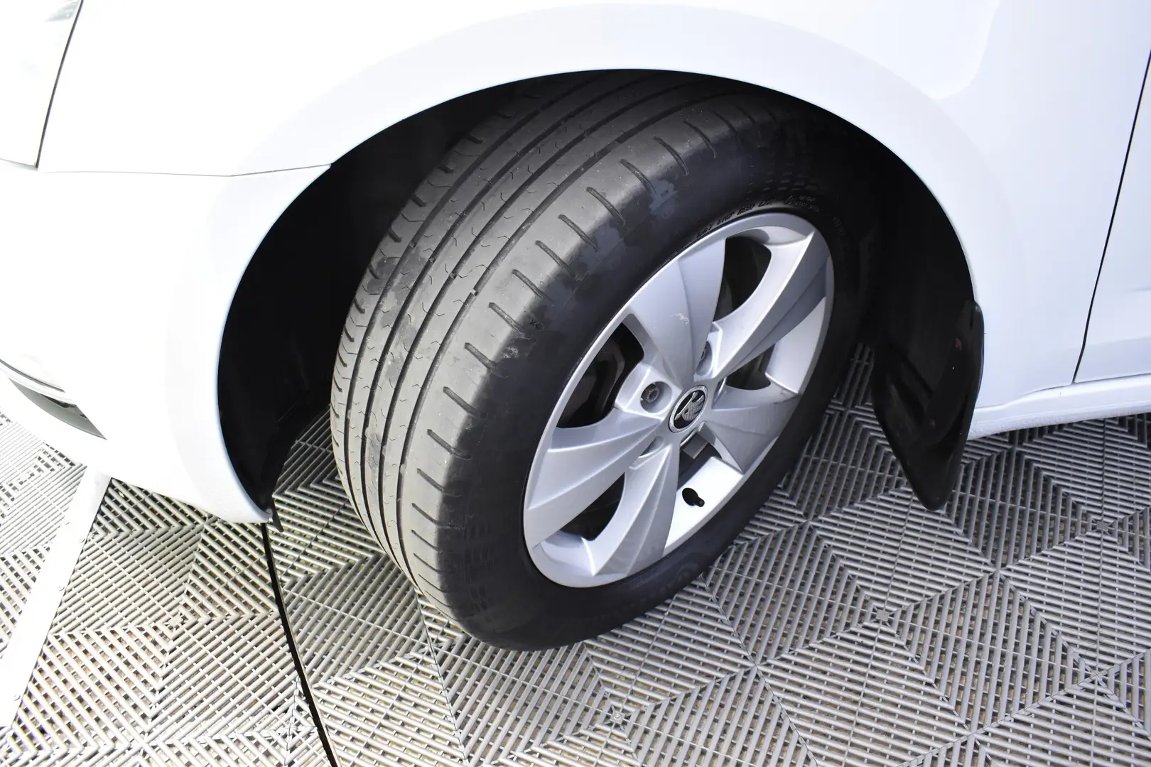 Car Image - hq1tnSlZBYnNN7o93qcrJ