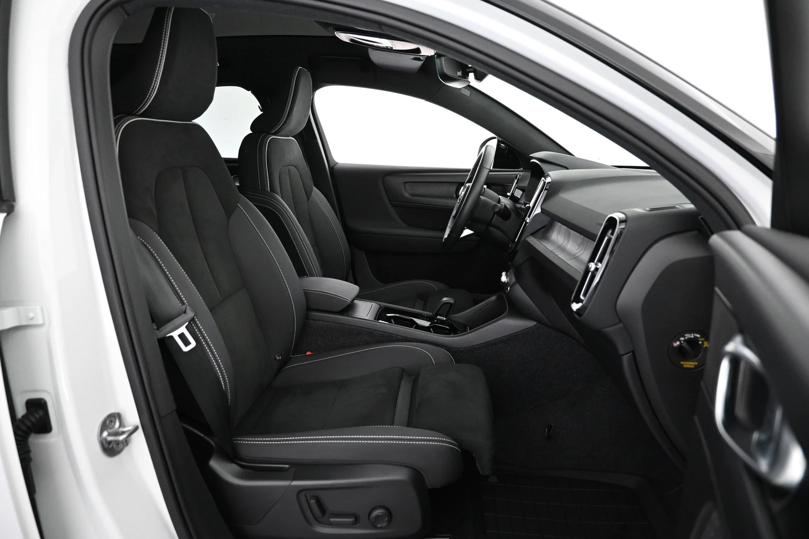 Car Image - 6UKbuzITK4E8LCB9dkqlAw