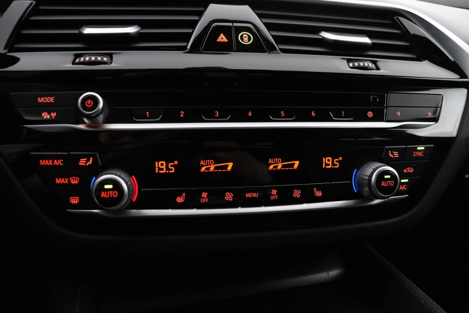 Car Image - jqY98CY9i0dpTX97OnLuR