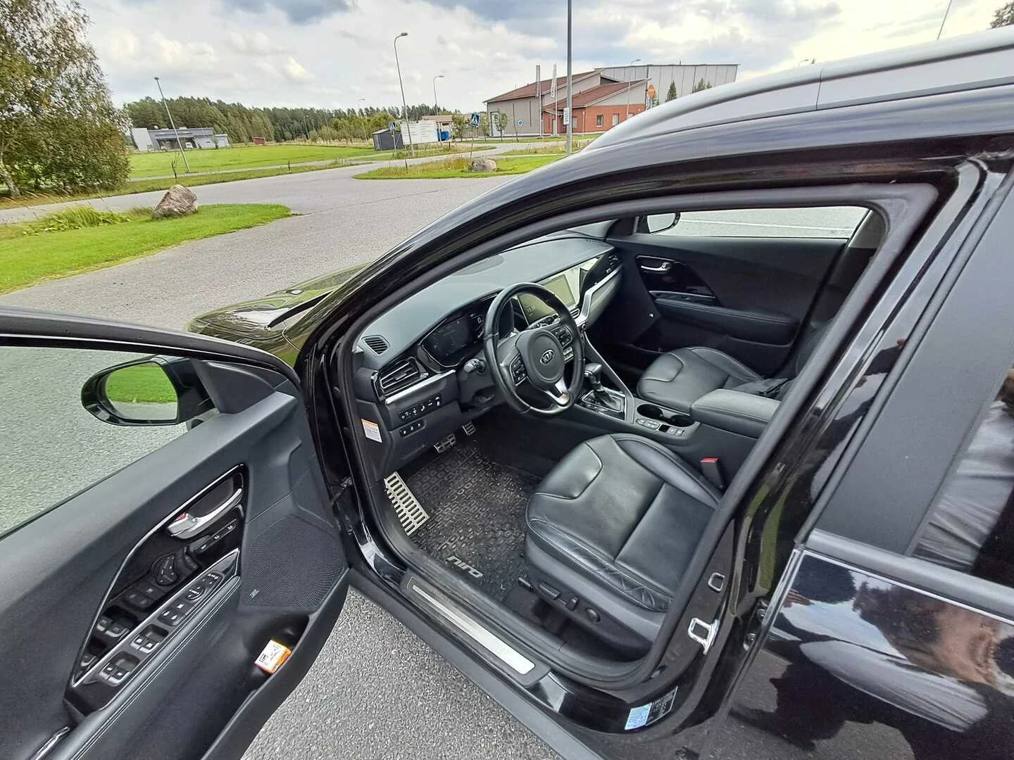 Car Image - wUcTHfliXlhlJaqEWqkXj