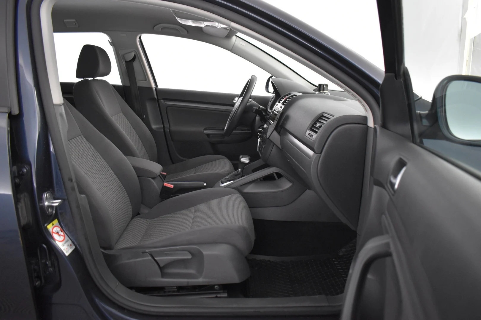 Car Image - 5dx41PScEZUm3GwSY3QYxm