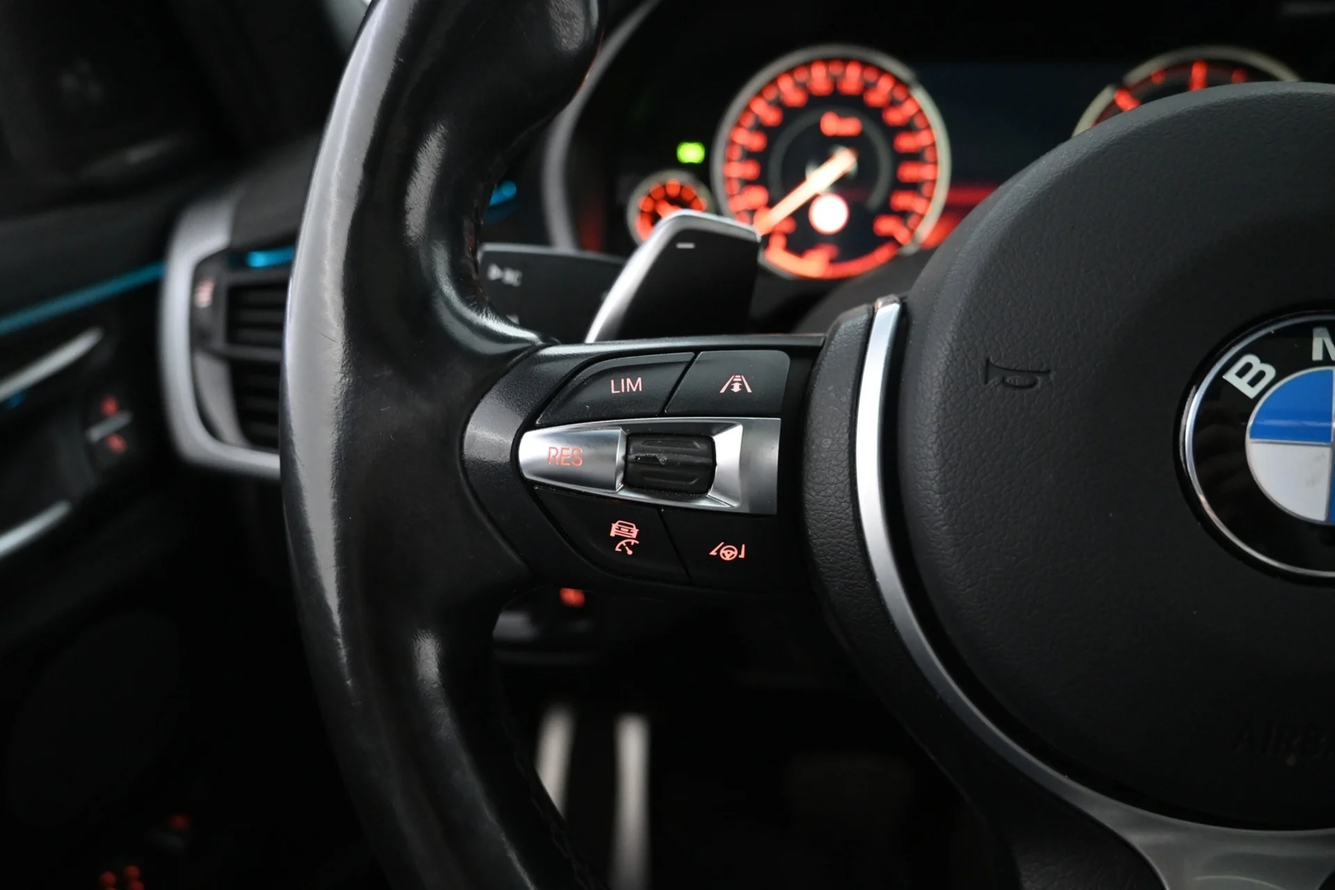 Car Image - ewMzndQmoKvT5w8WVXoIM