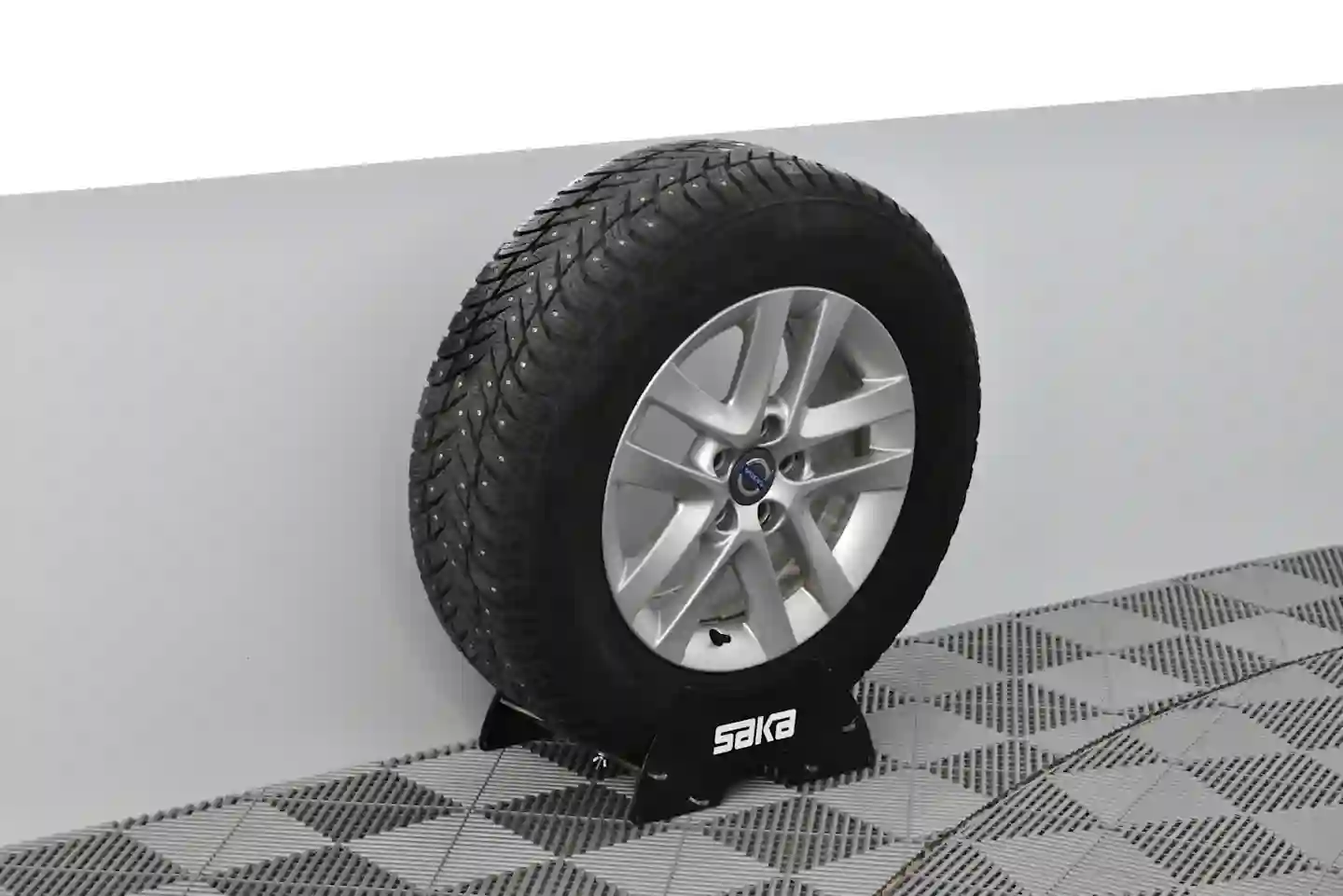 Car Image - mK0RS0aUzjF8TR6J5GaXl