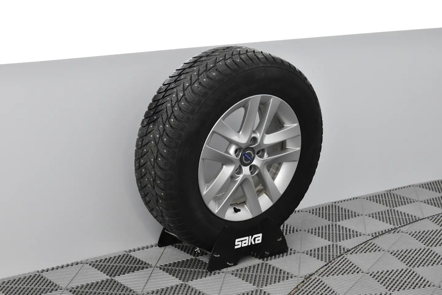 Car Image - mK0RS0aUzjF8TR6J5GaXl