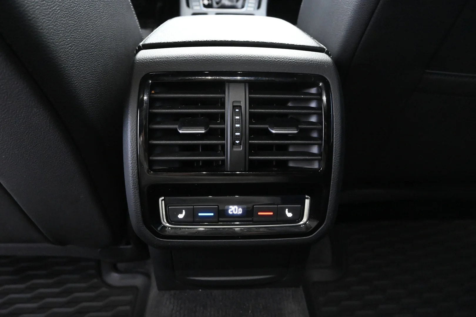 Car Image - 34NBVhC3VRQFWEehVGnle4
