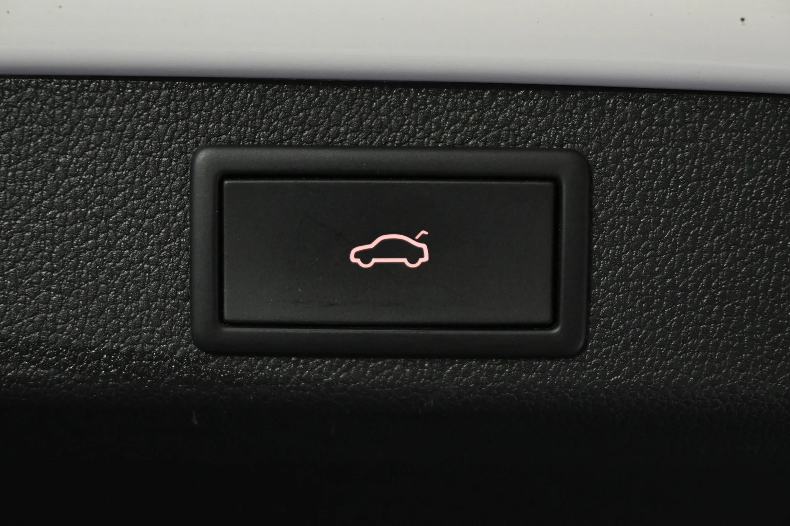 Car Image - 7psH3zEc7lvl0AlSPp0YVG