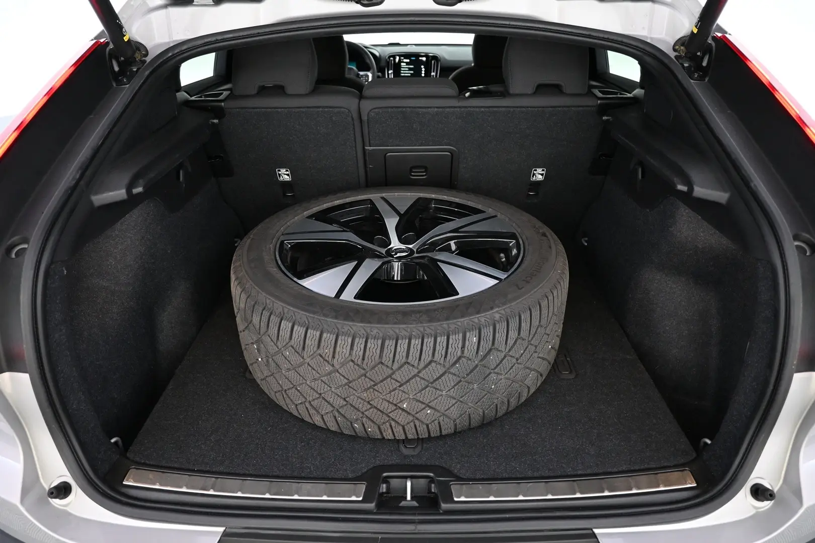 Car Image - 4dyMFSBr8RFKR3EwcYuJxu