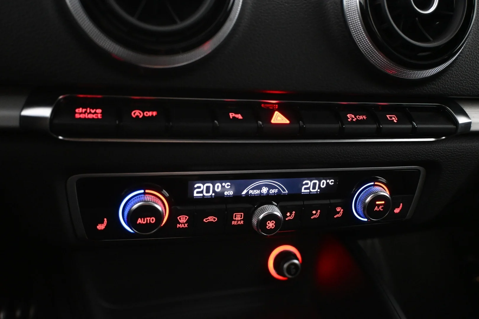 Car Image - ZnHFr1oIEcO2APLem1ijX