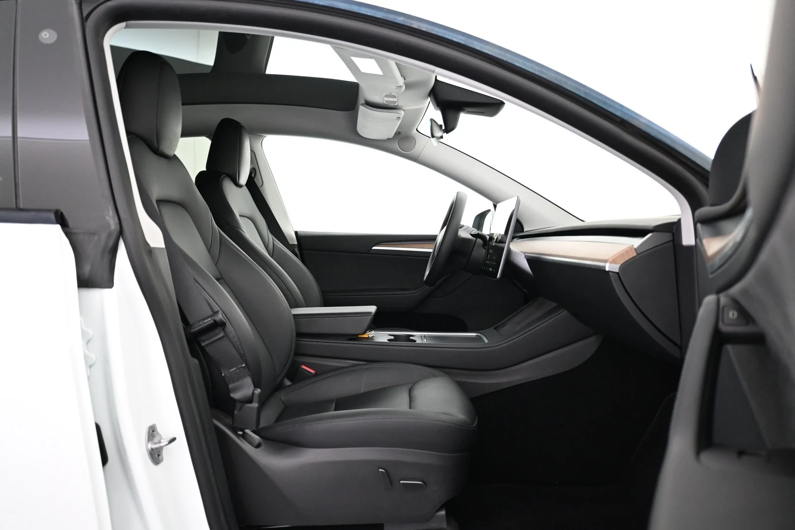 Car Image - 1OYxYjiEgQfl61nP1lNDYH