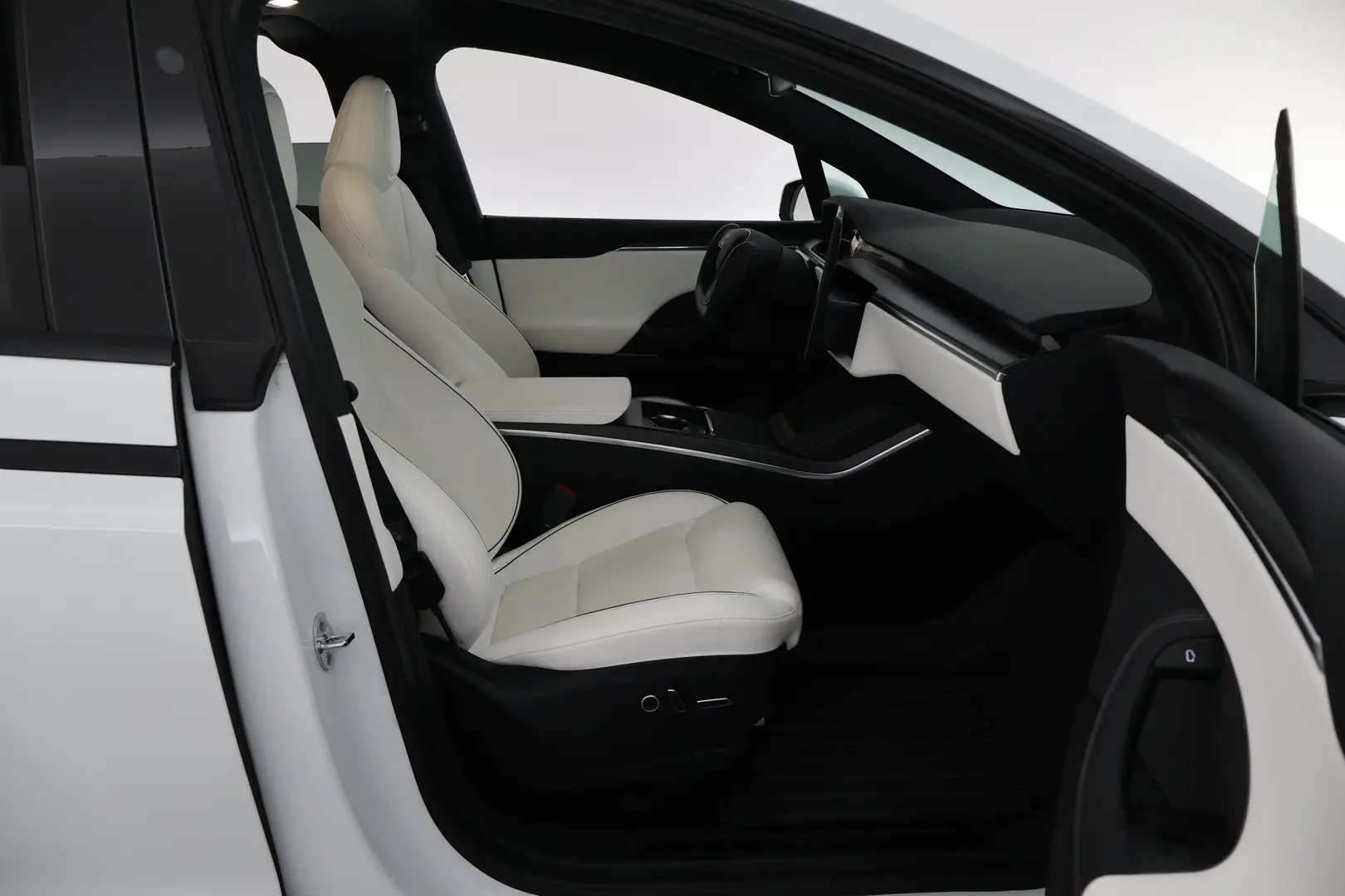 Car Image - pPd16P5uExqjPlGqlvOmP