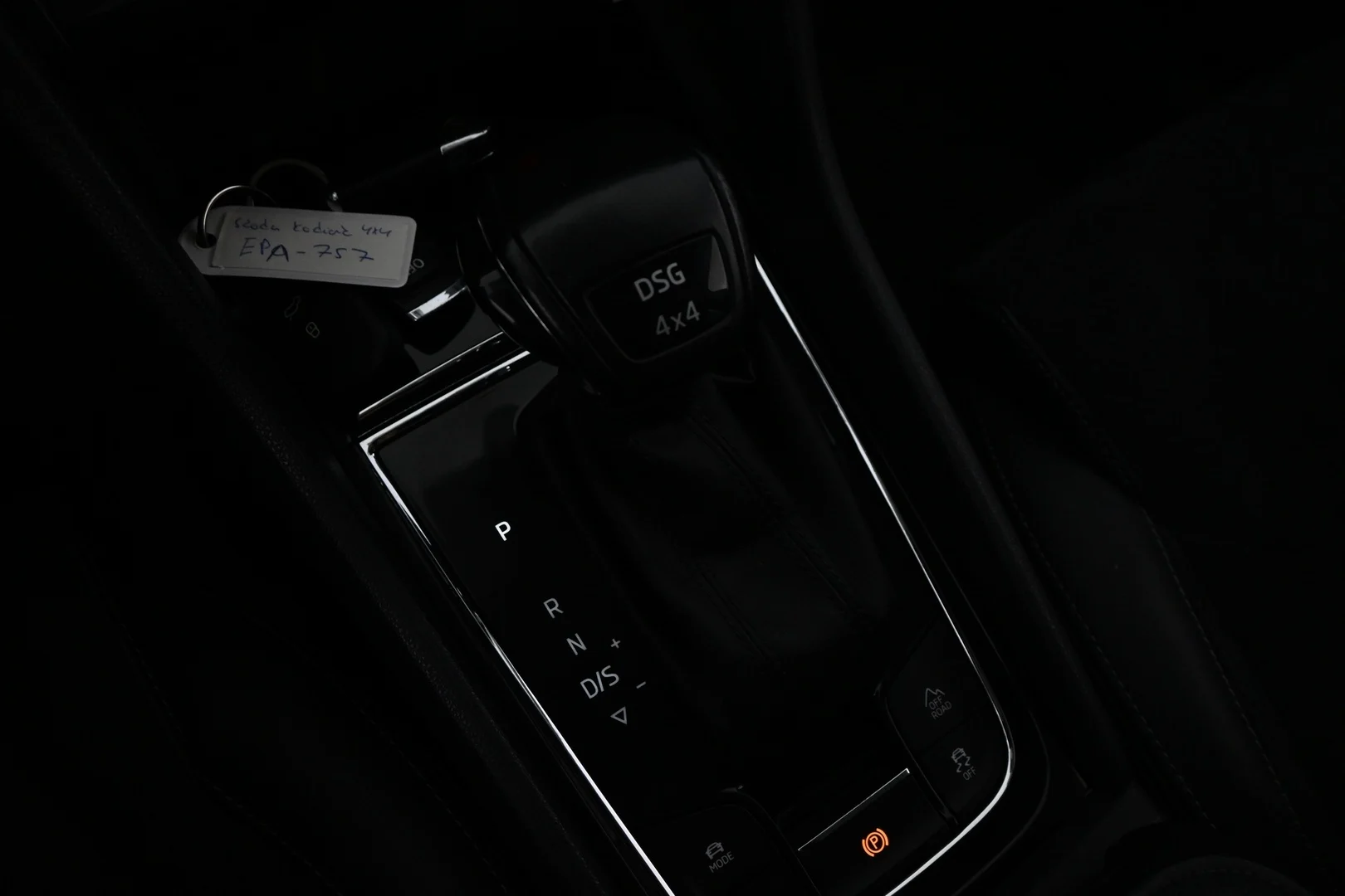 Car Image - 2knnROGUucRrAJABjut7Qz
