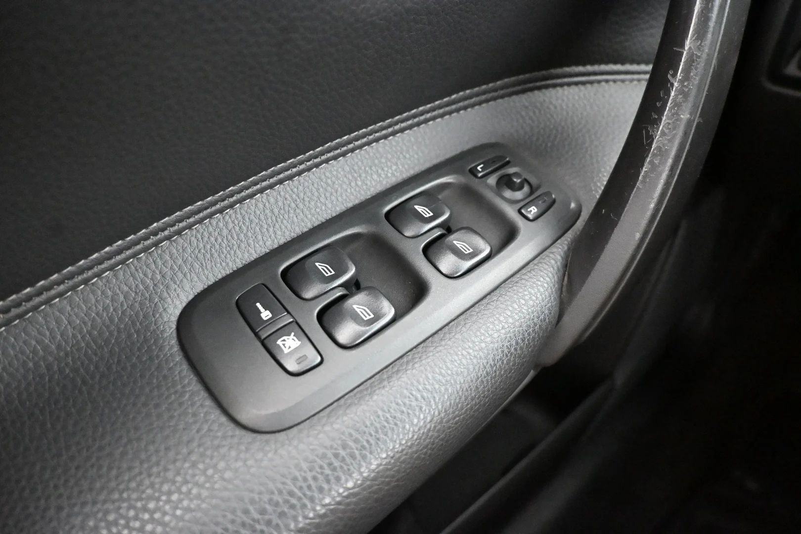 Car Image - 3q2JEkrY2X8qSF9vgy0FpJ