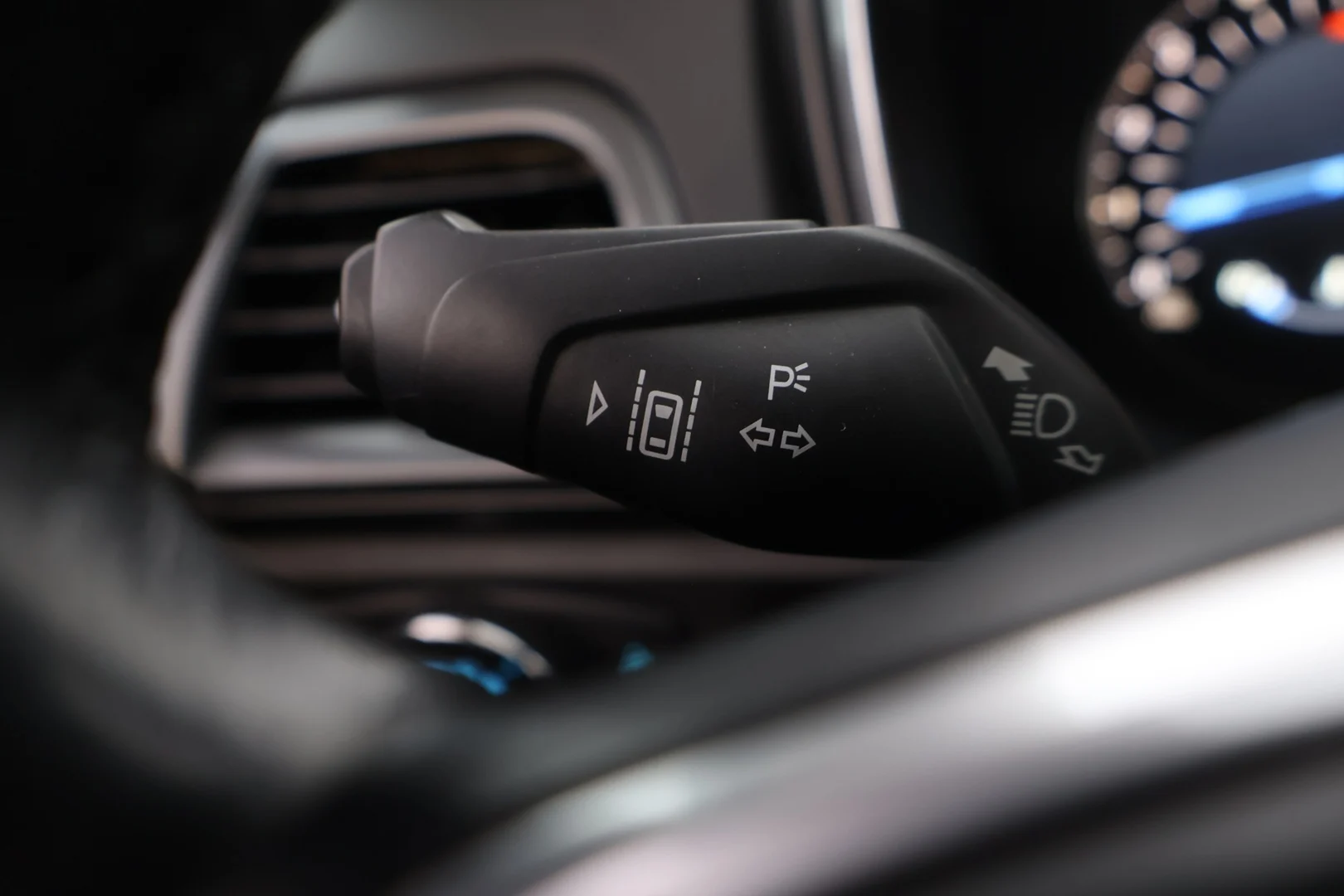 Car Image - 6GBRfvpHPNz32y83MKBgCW