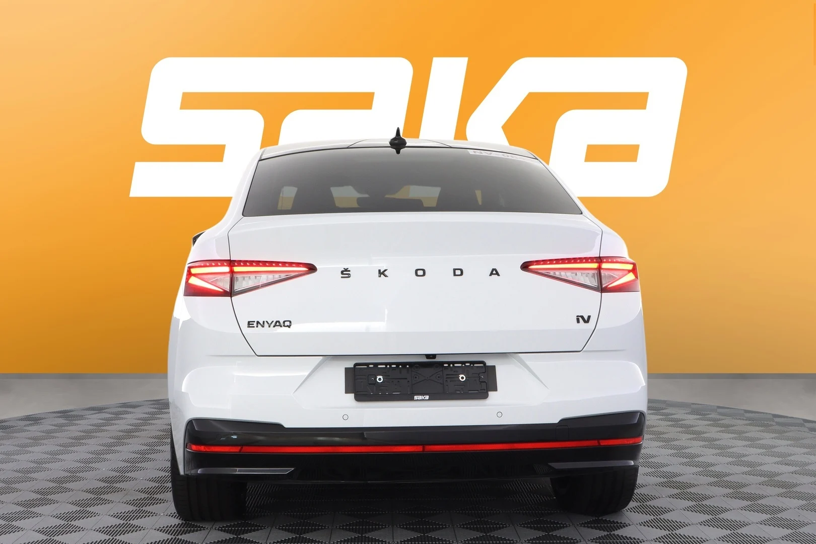 Car Image - 1kbSoFtUINE9LelmyXzpzg