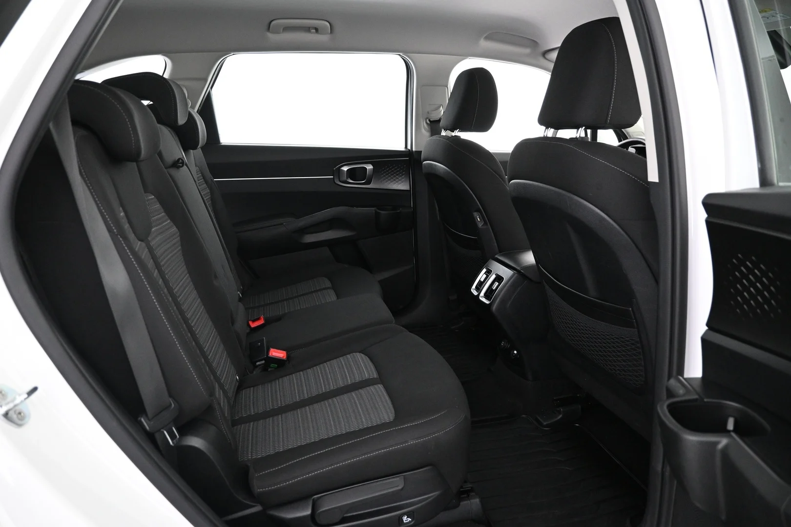 Car Image - 3P4PIMcS3LyDyEdvNjOeZu