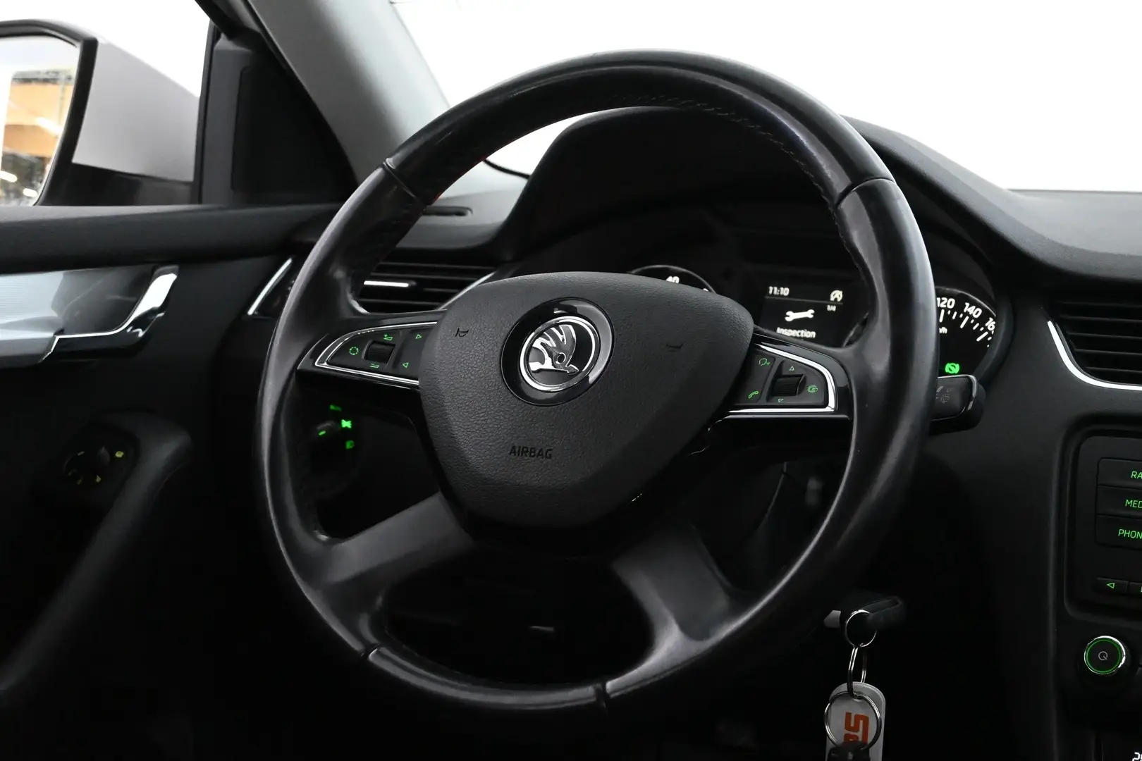 Car Image - 63QWKhyOR99r1KpbvjrjHJ
