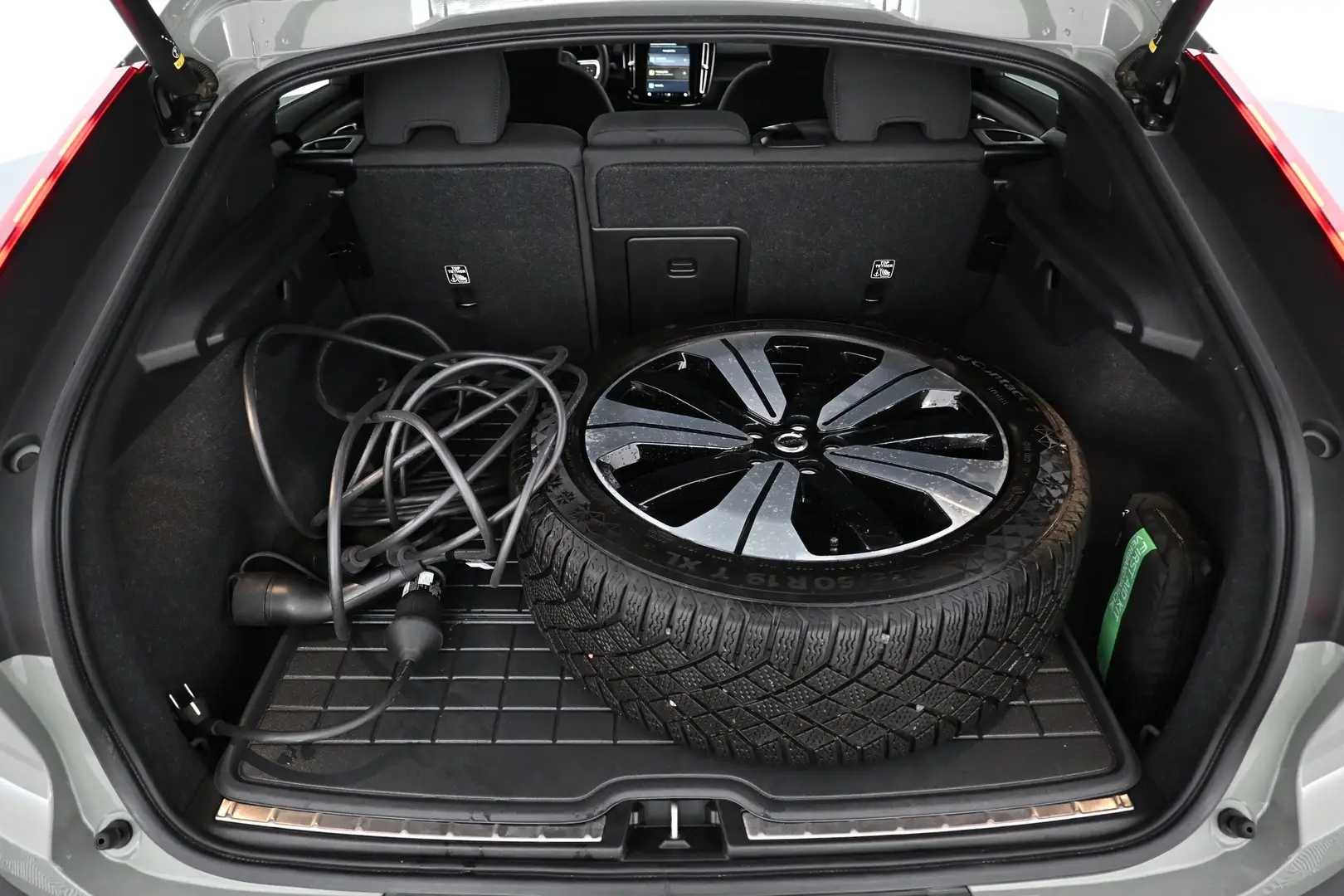 Car Image - TSVX4lwCGJY5PDtI0oXgm