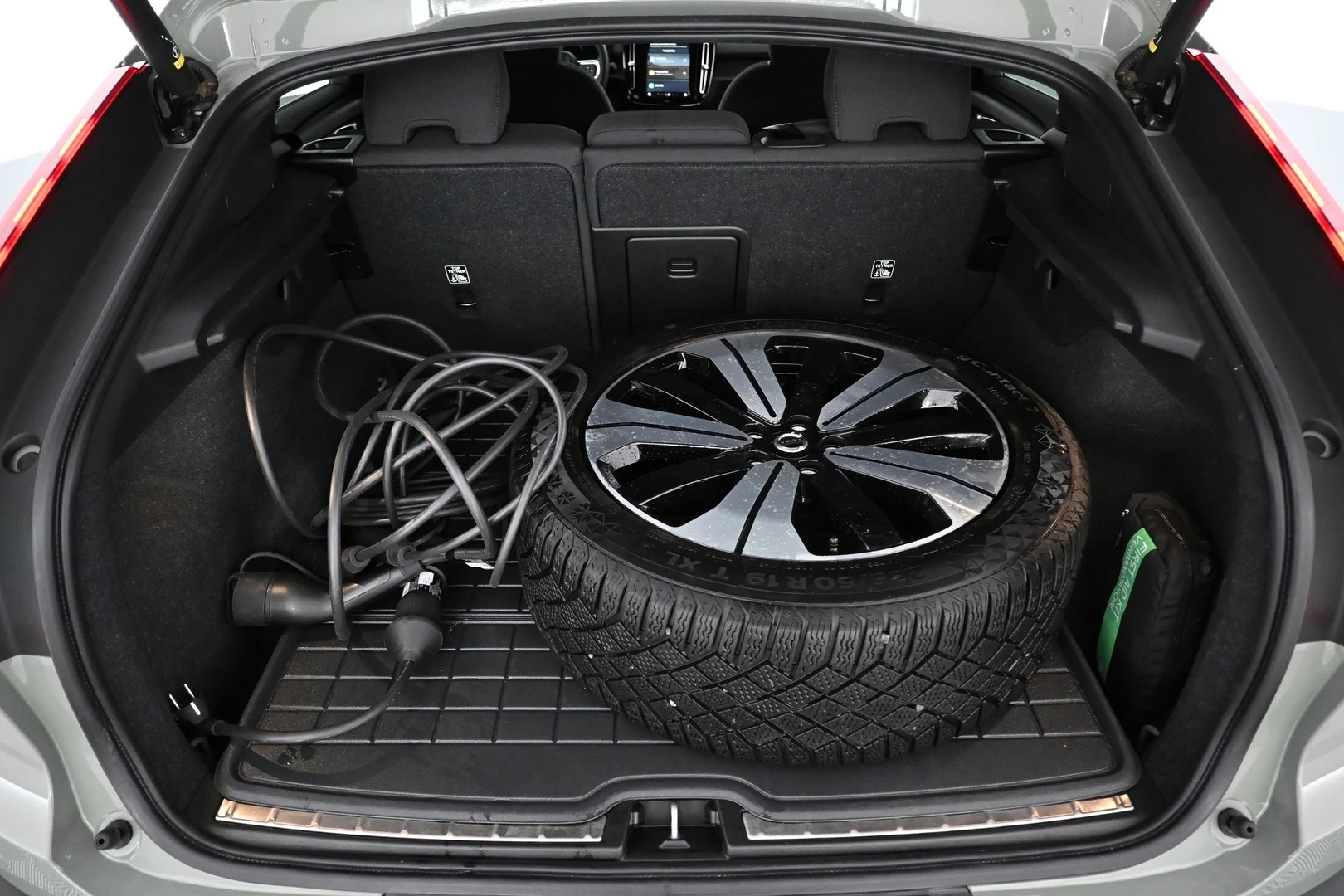 Car Image - TSVX4lwCGJY5PDtI0oXgm