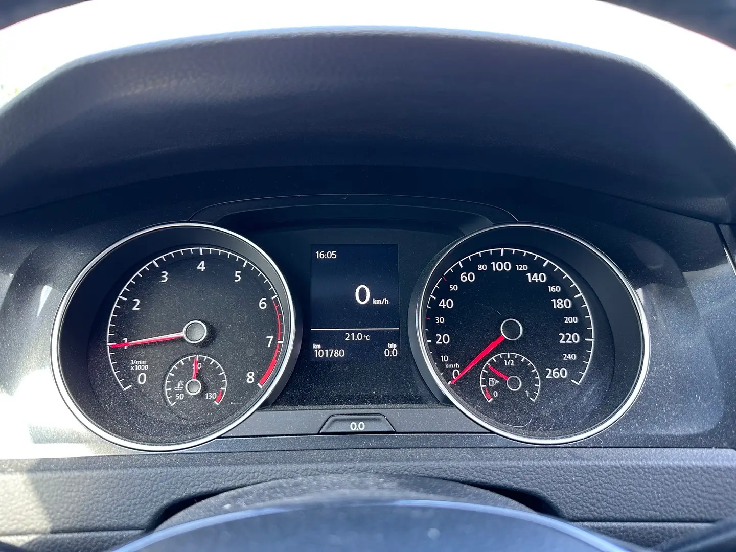 Car Image - 6mYDKD5XtfdO3aaplZ6YRO