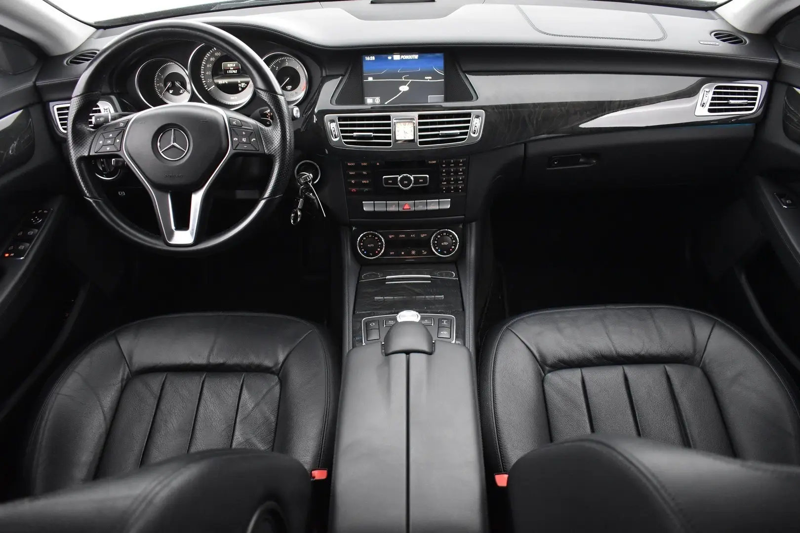 Car Image - VurVjVvmMNL2wUOImGjru