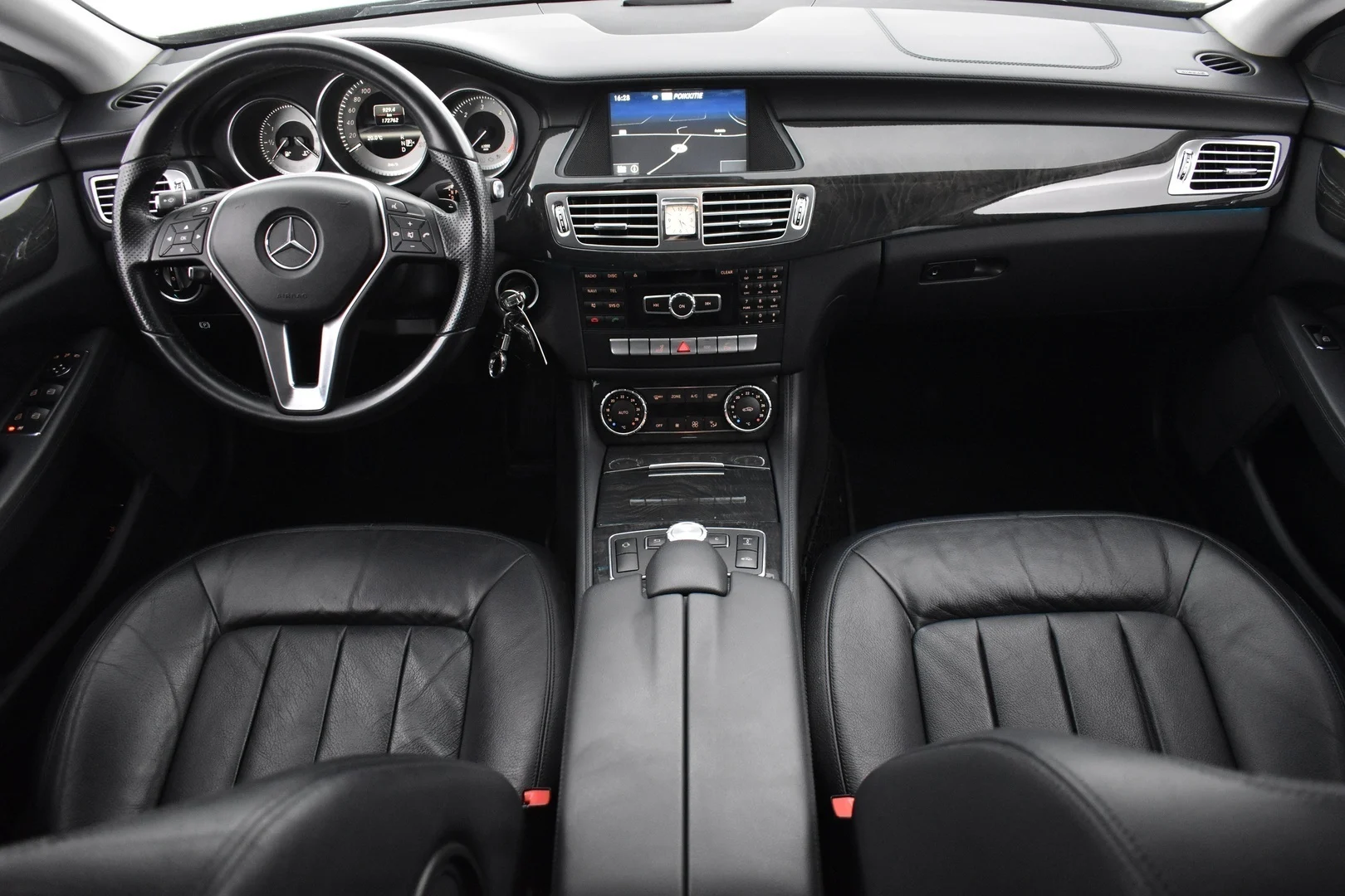 Car Image - VurVjVvmMNL2wUOImGjru