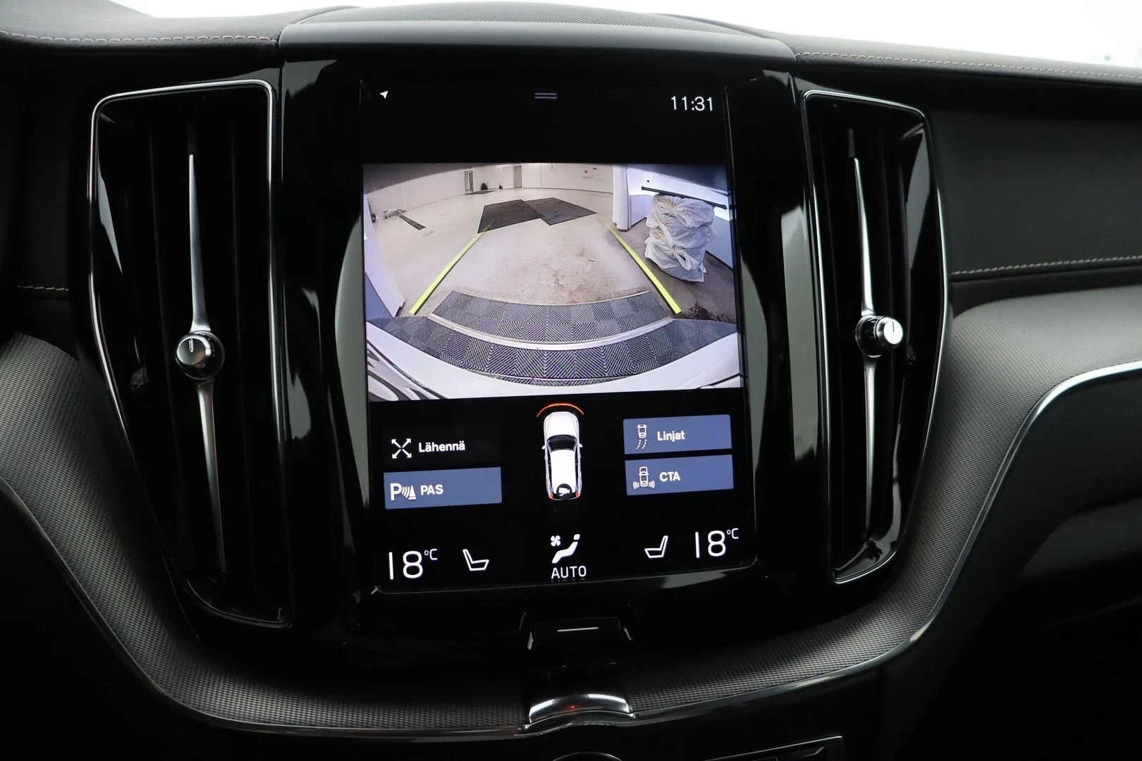Car Image - AVsrydKDwcewLkVky9puJ