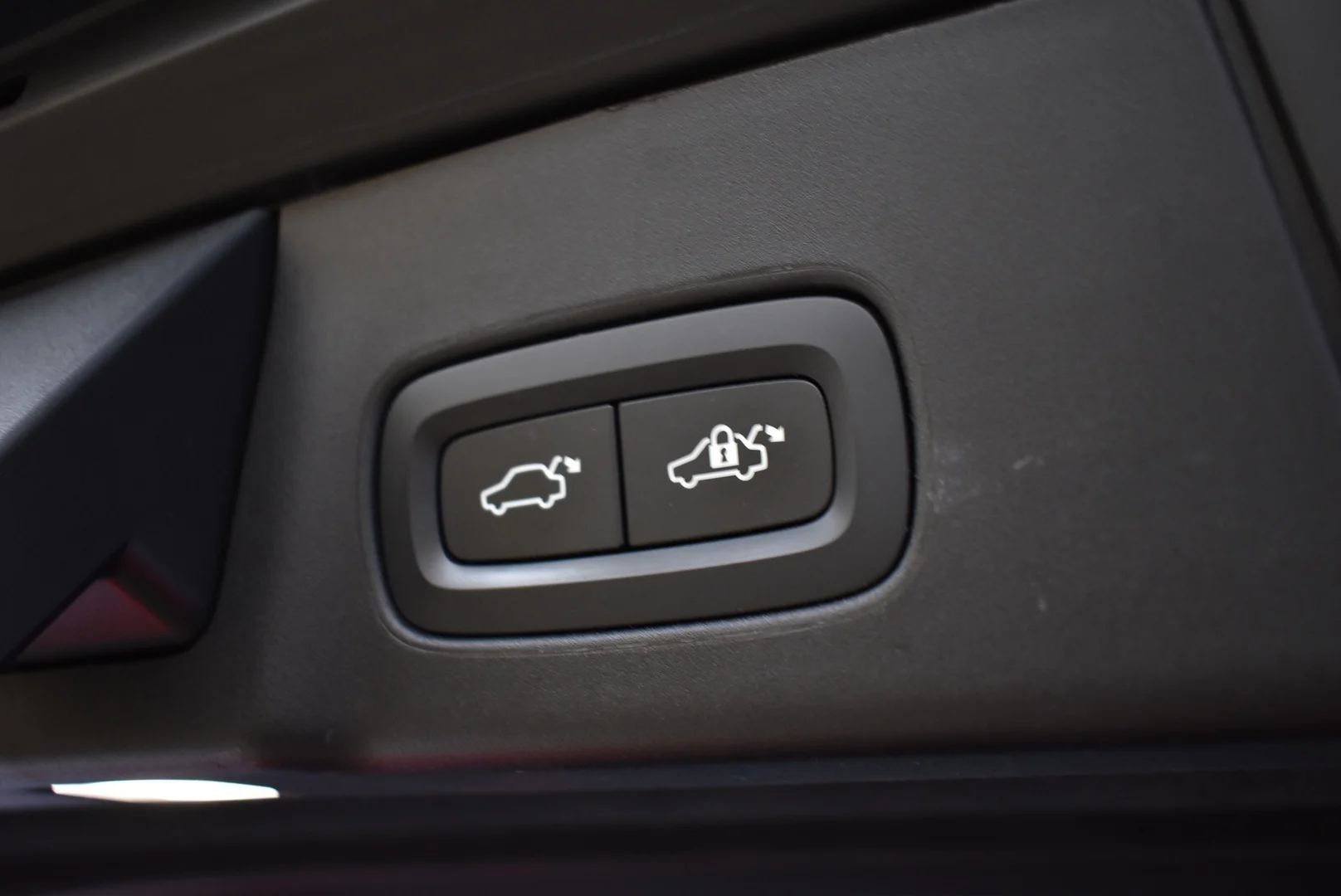 Car Image - 5pbksEAtCyykcRglaLF0bL