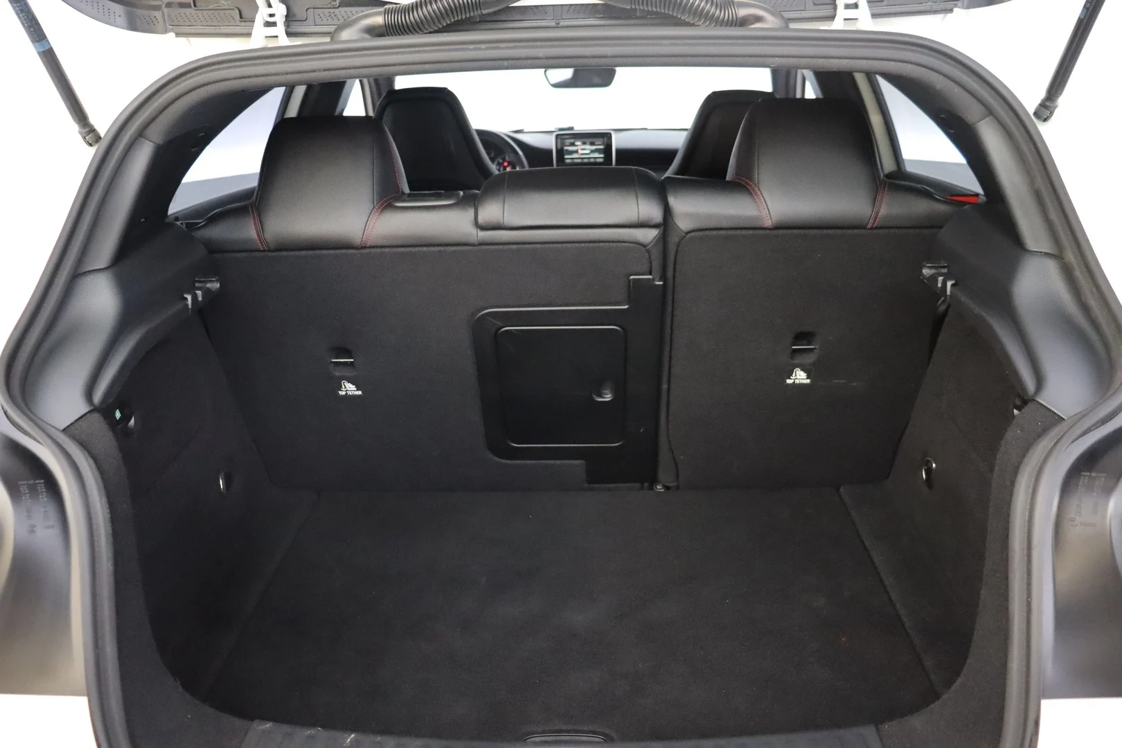 Car Image - 6DMiVvMb9lv0PW4TwoIdtj