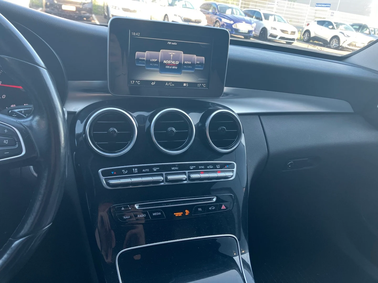 Car Image - 2j84dpkCHTz9VzdikcgwtA