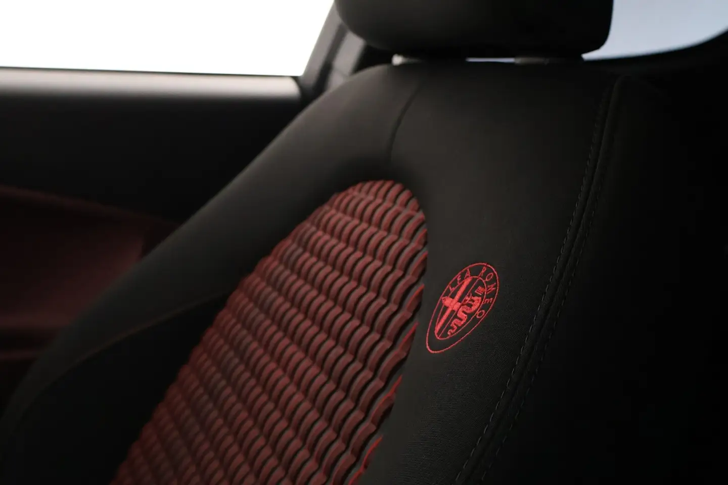 Car Image - 7ydKj9Nz8hufxerHE6A1tR