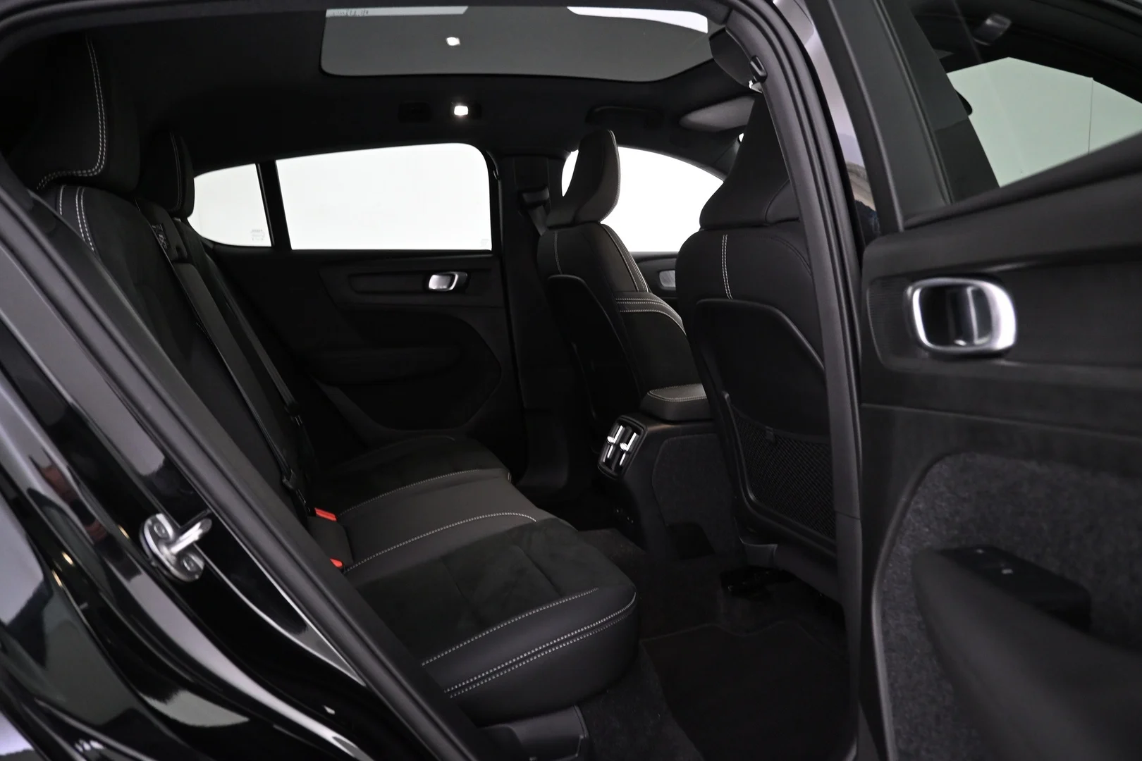 Car Image - 3QUSGtyxDFn3nU3go9embl