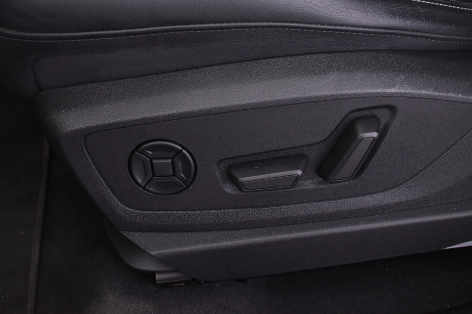 Car Image - 6yJC6dmgLSmEIARQA8LVii