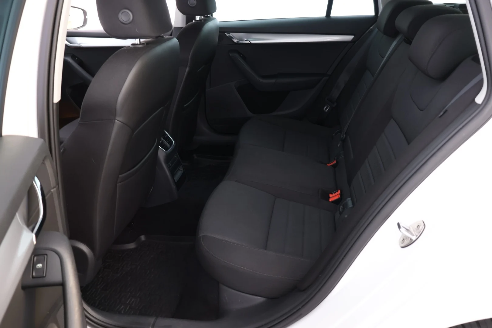 Car Image - 3Rh599TugjcYbkDwq4RJGG