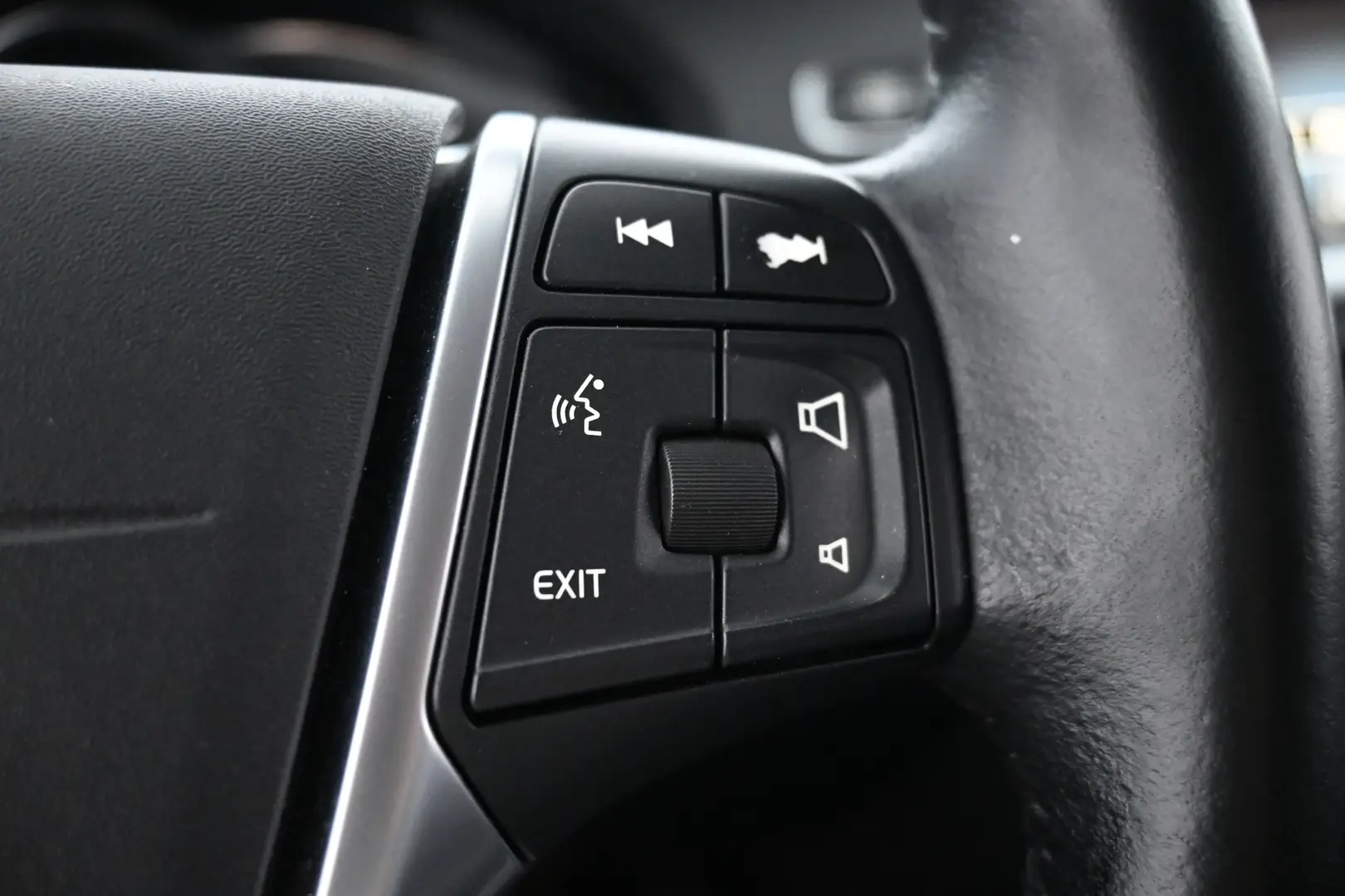 Car Image - 50OL12eRPZPeZS5JU7hMqB