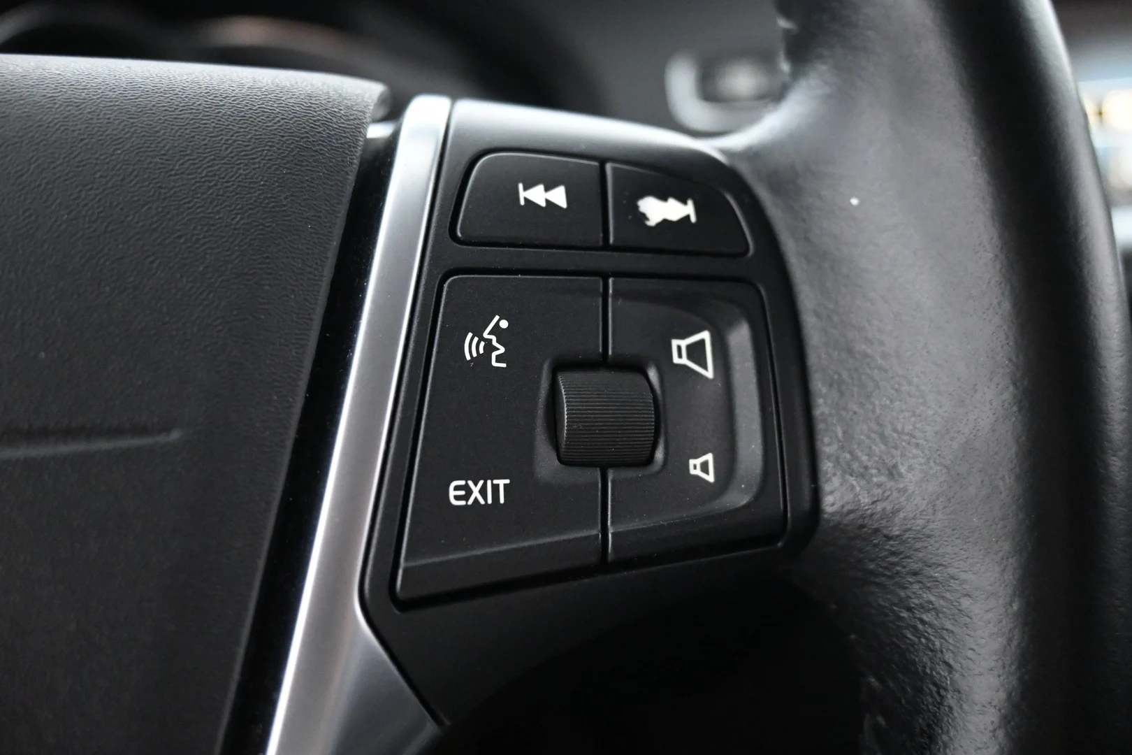 Car Image - 50OL12eRPZPeZS5JU7hMqB
