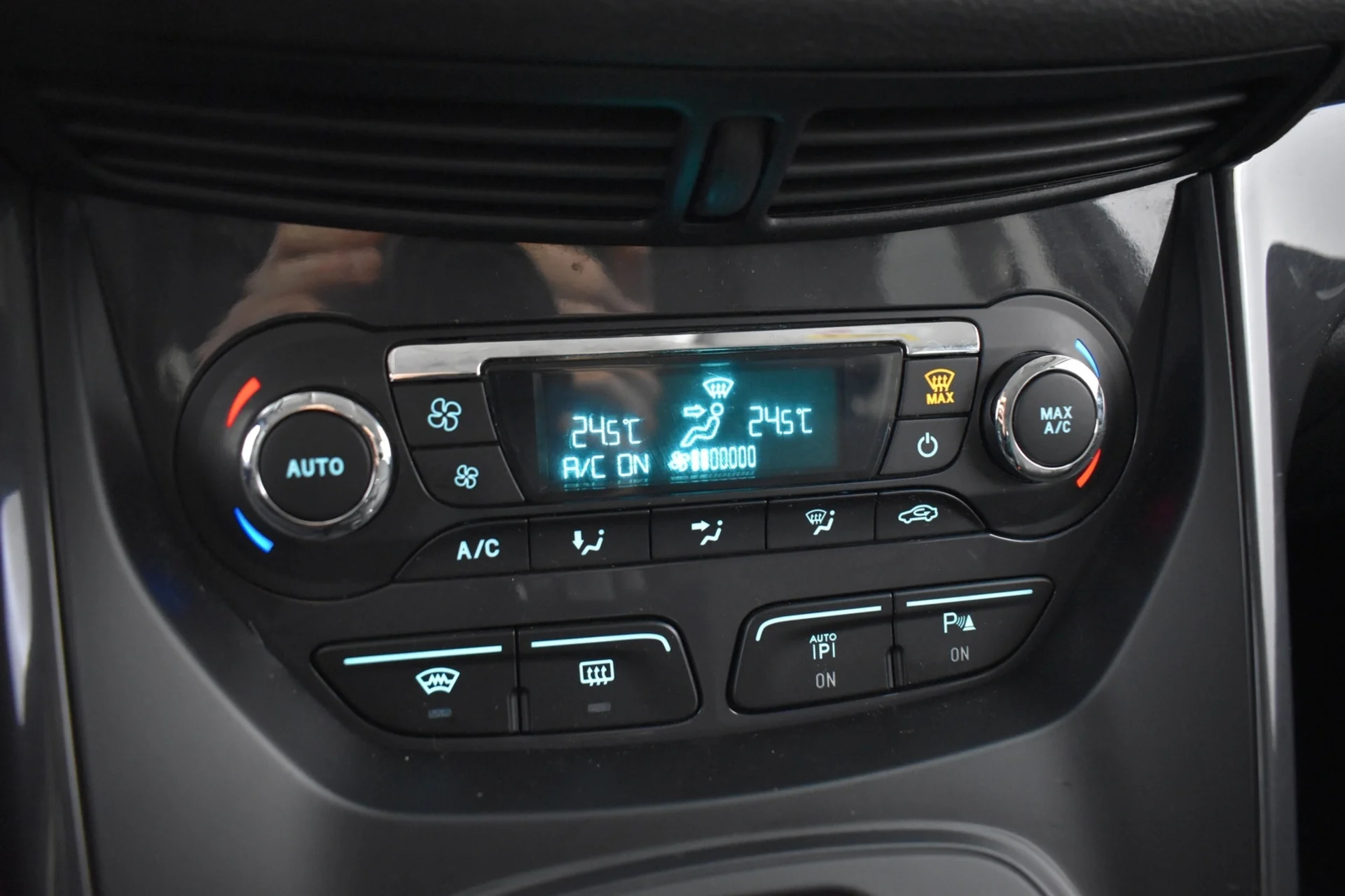 Car Image - 4zFhnjBPW9gIEGfjFf5jP0