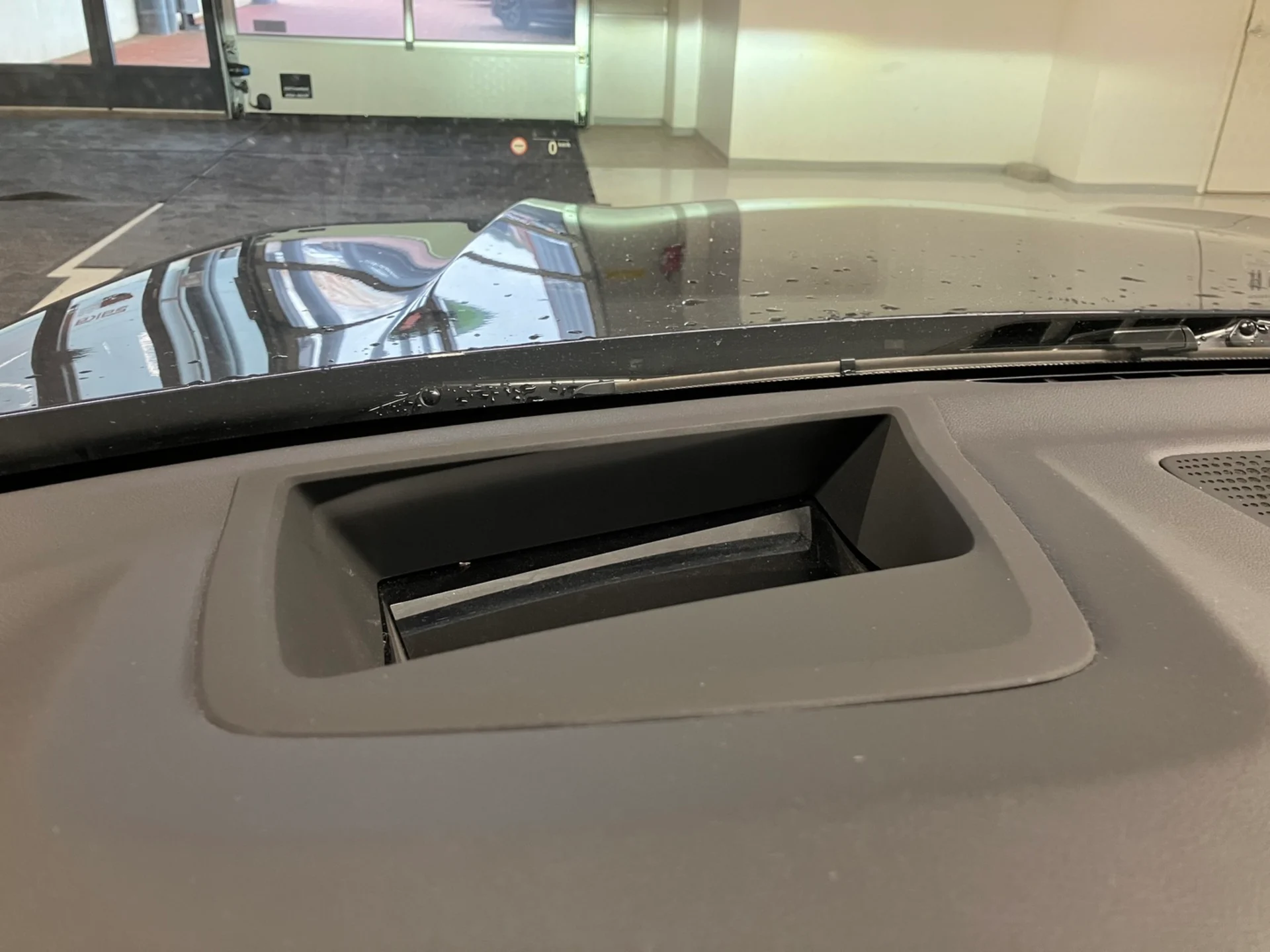 Car Image - 6a6G32rnsuOITWlzlnkyGs