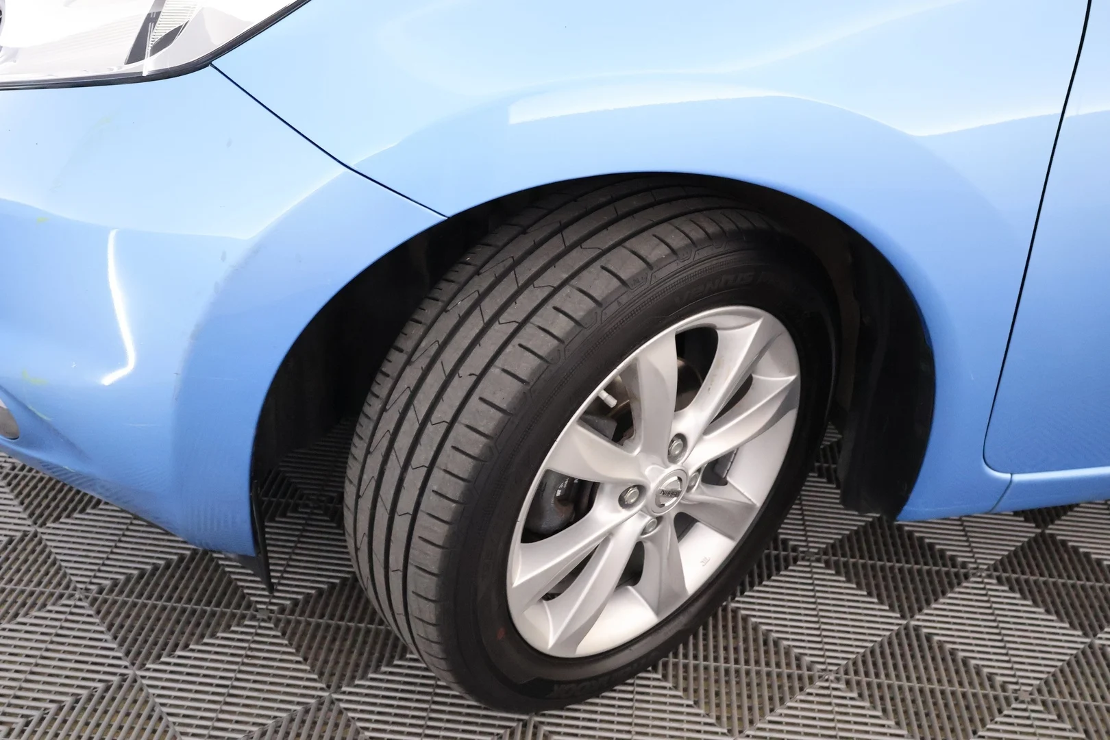 Car Image - 3H6x2Y1WVVvlHgfOR44MbY